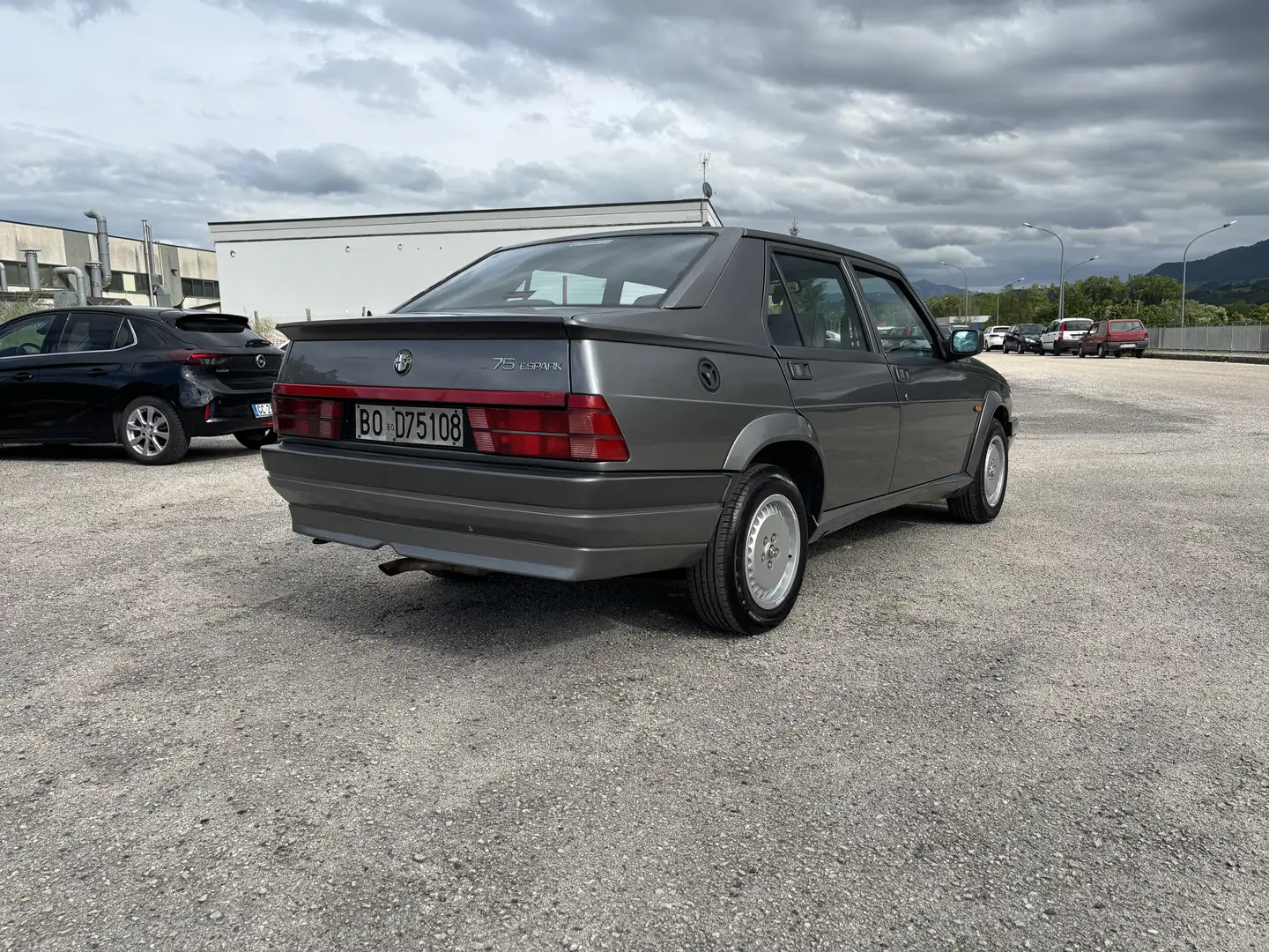 Alfa Romeo 75 2.0i twin Spark clima - 1