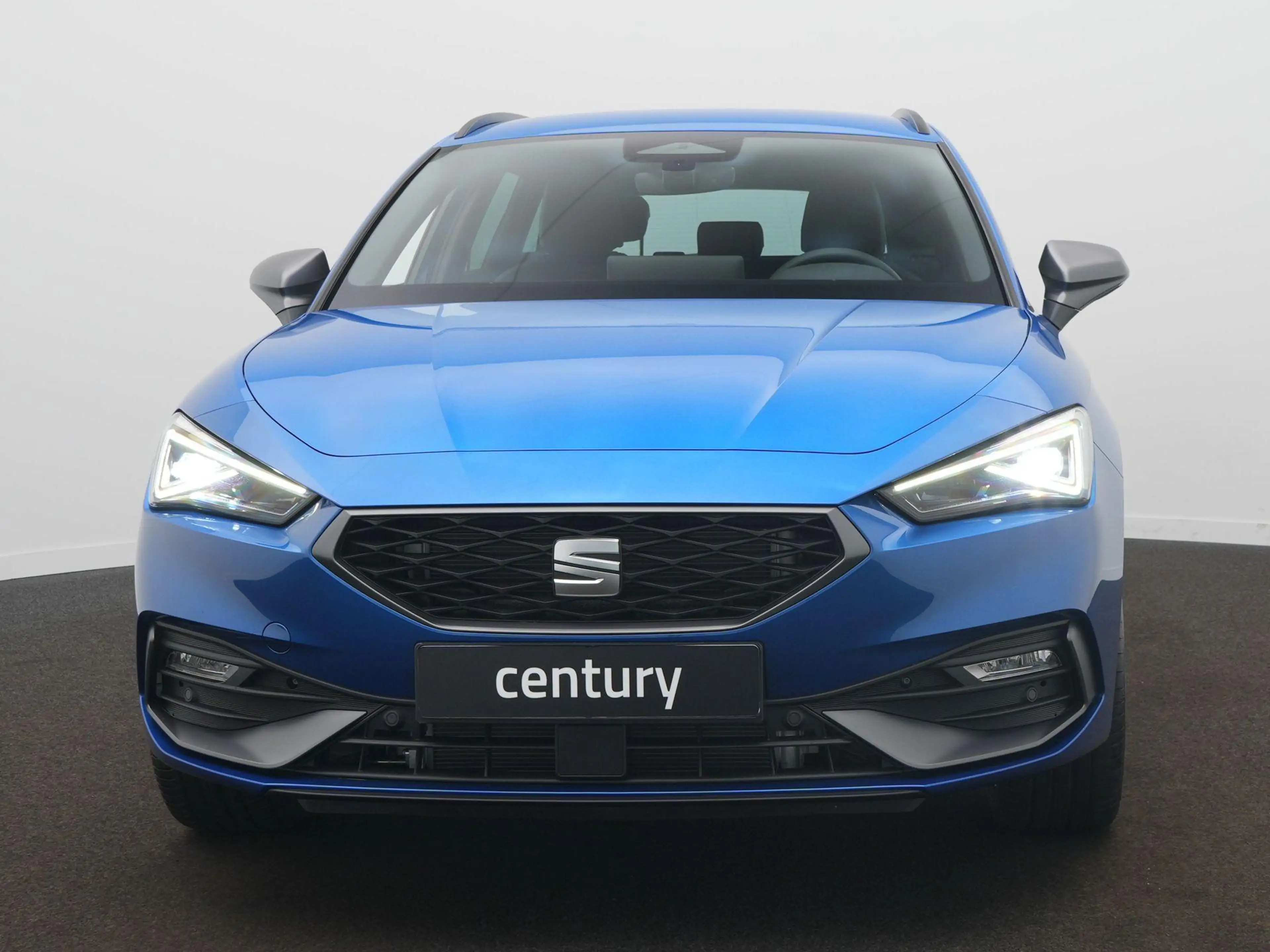 SEAT Leon e-Hybrid Sportstourer FR Business 1.5 TSI eHybrid 150 kW / — photo 2