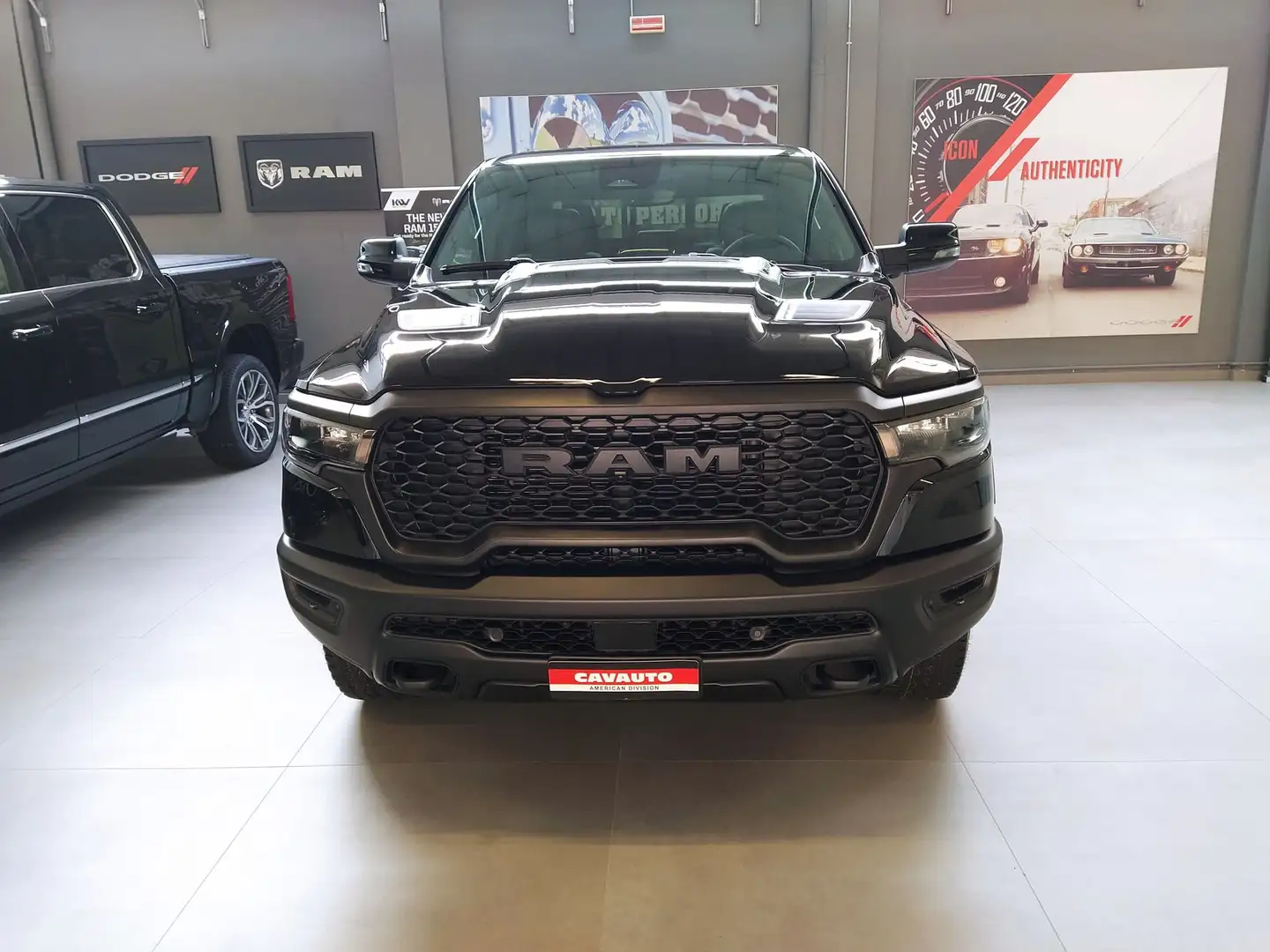 RAM 1500 REBEL 3.0L Twin-Turbo 420 CV Schwarz - 2