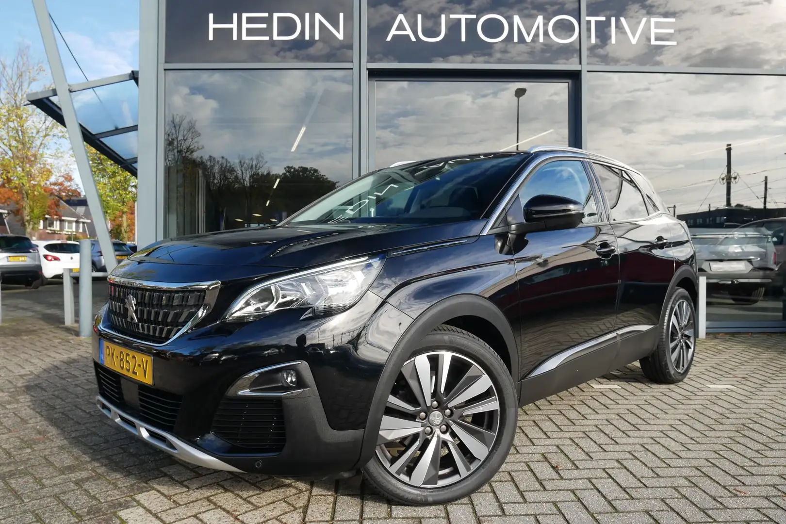 Peugeot 3008 1.2 Allure | Trekhaak | Navigatie | Climate contro Noir - 2
