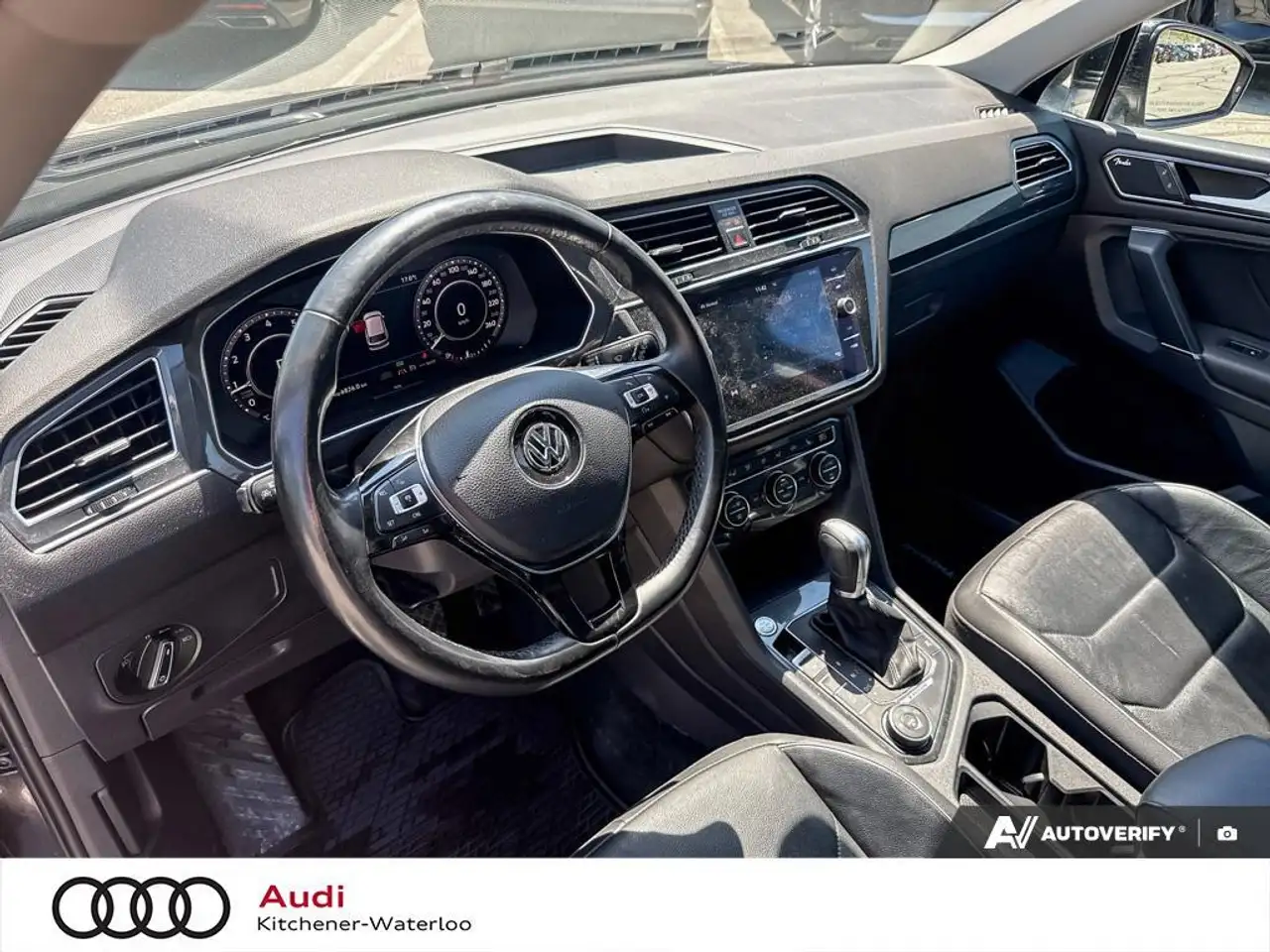 Volkswagen Tiguan снимка Volkswagen Tiguan