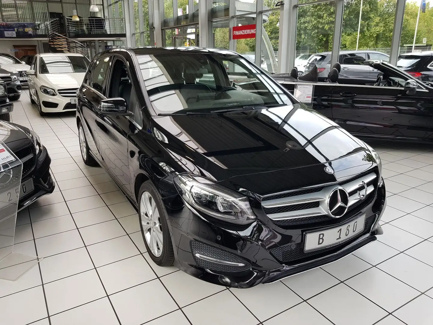 Mercedes-Benz B 180 URBAN AUTOMATIK LED PTS SHZ AHK Nero - 2