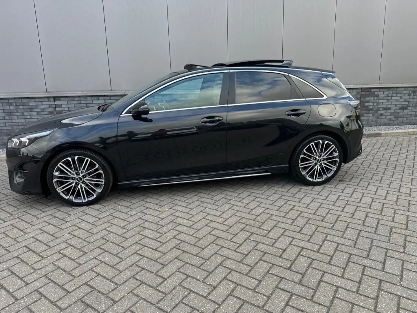 Kia Ceed / cee'd 1.5 T-GDI GT-LINE+Pano Dak 160PK Zwart - 2