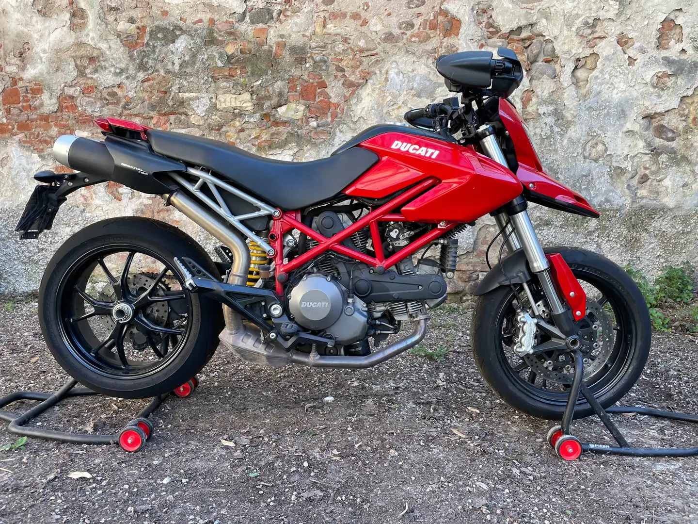 Ducati Hypermotard 796 Piros - 1