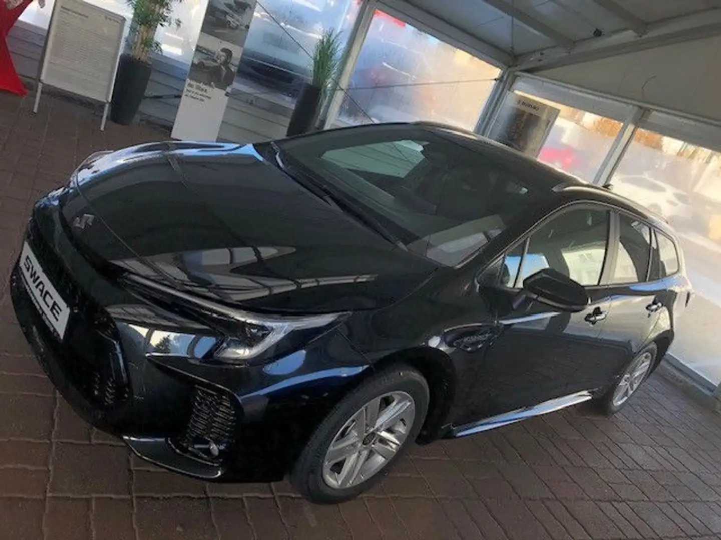 Suzuki Swace Comfort+ CVT Hybrid Schwarz - 1