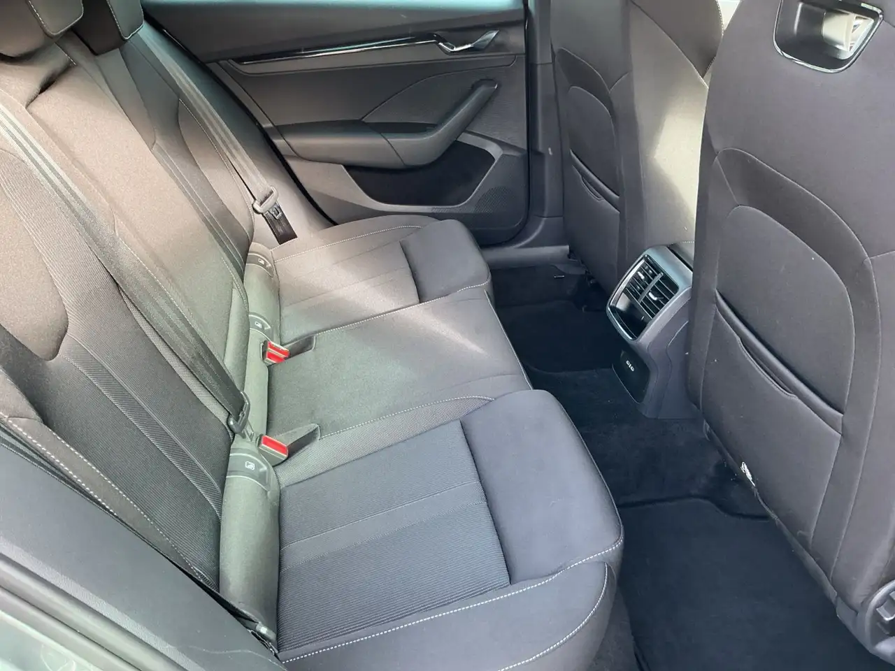 Skoda Octavia Combi 2.0 TDI DSG SPORTLINE LED+NAVI+ACC, миниатюра 16