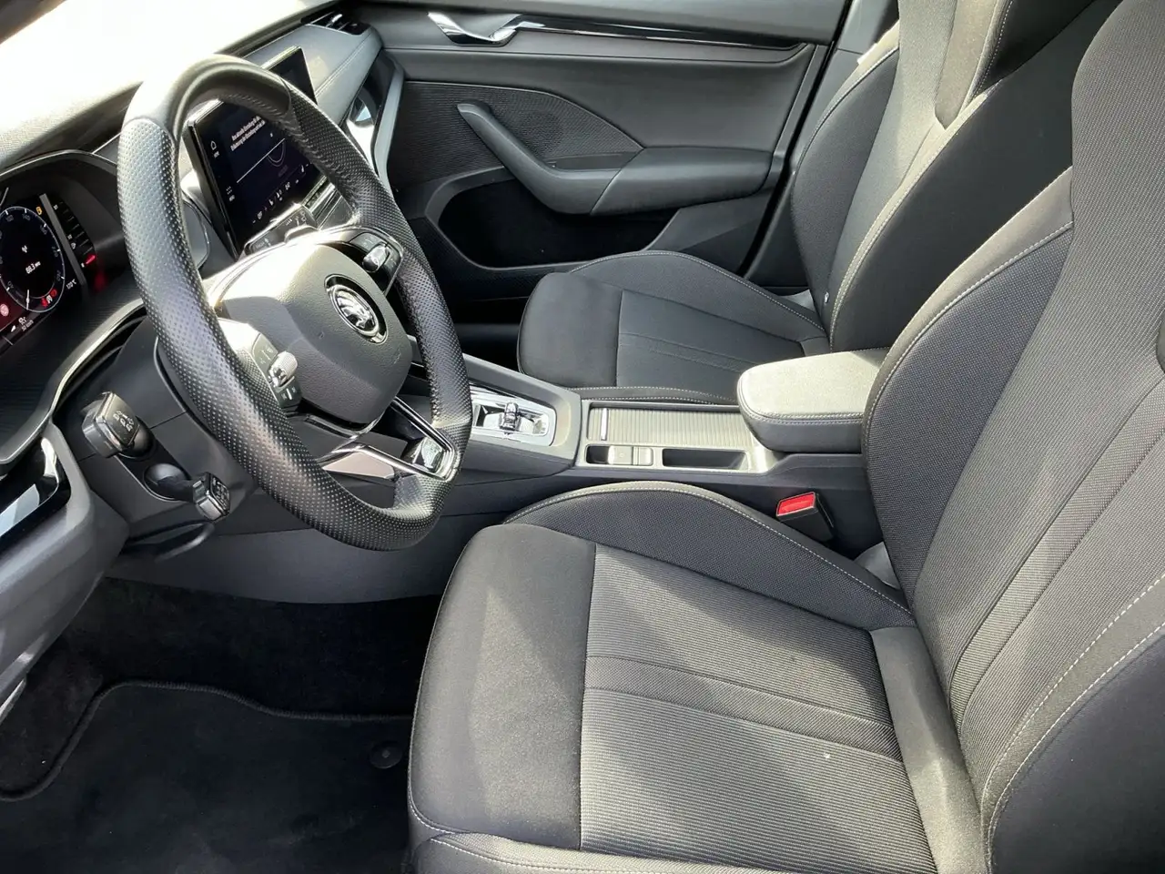 Skoda Octavia Combi 2.0 TDI DSG SPORTLINE LED+NAVI+ACC, миниатюра 12