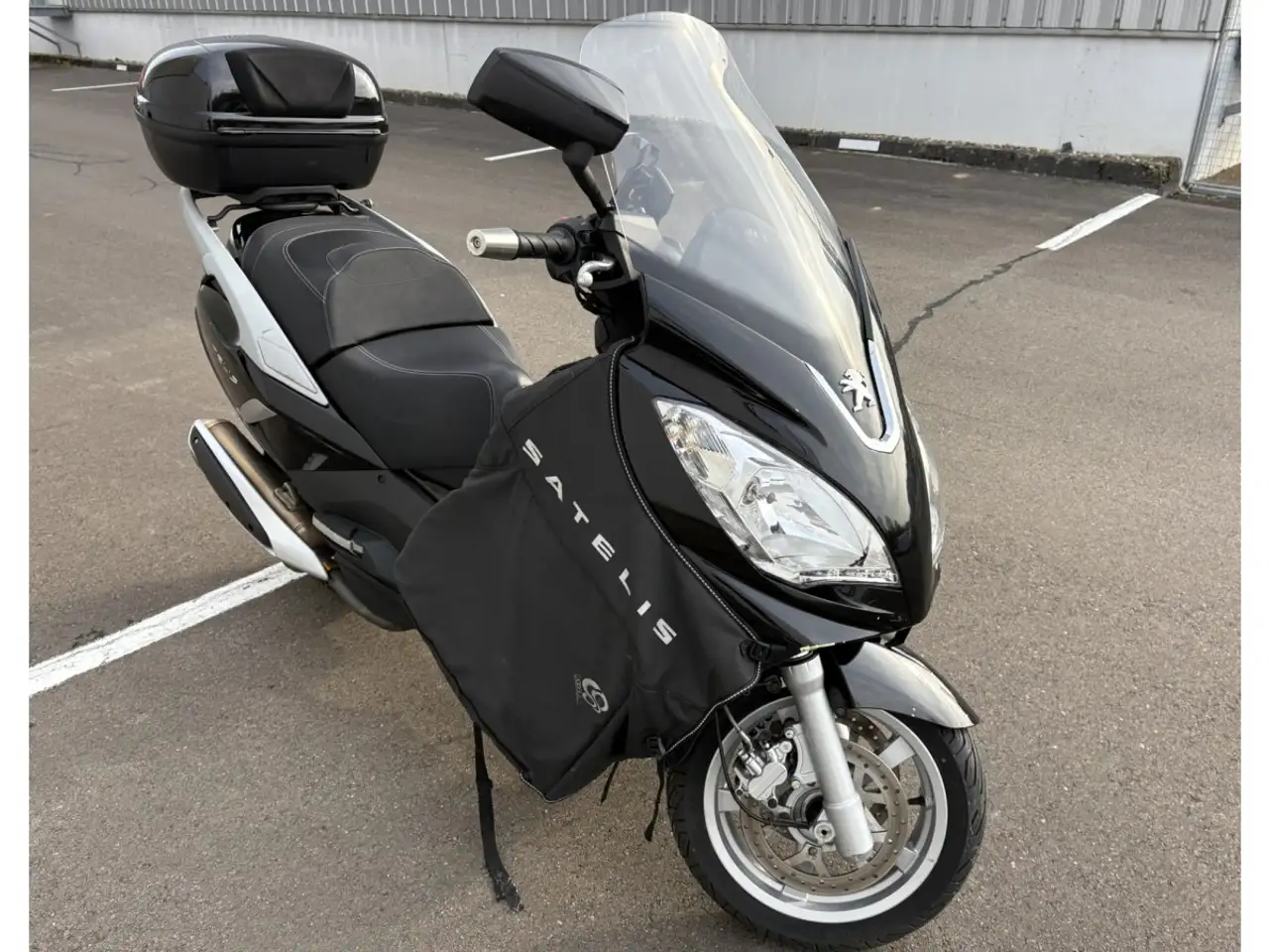 Peugeot Satelis 400
