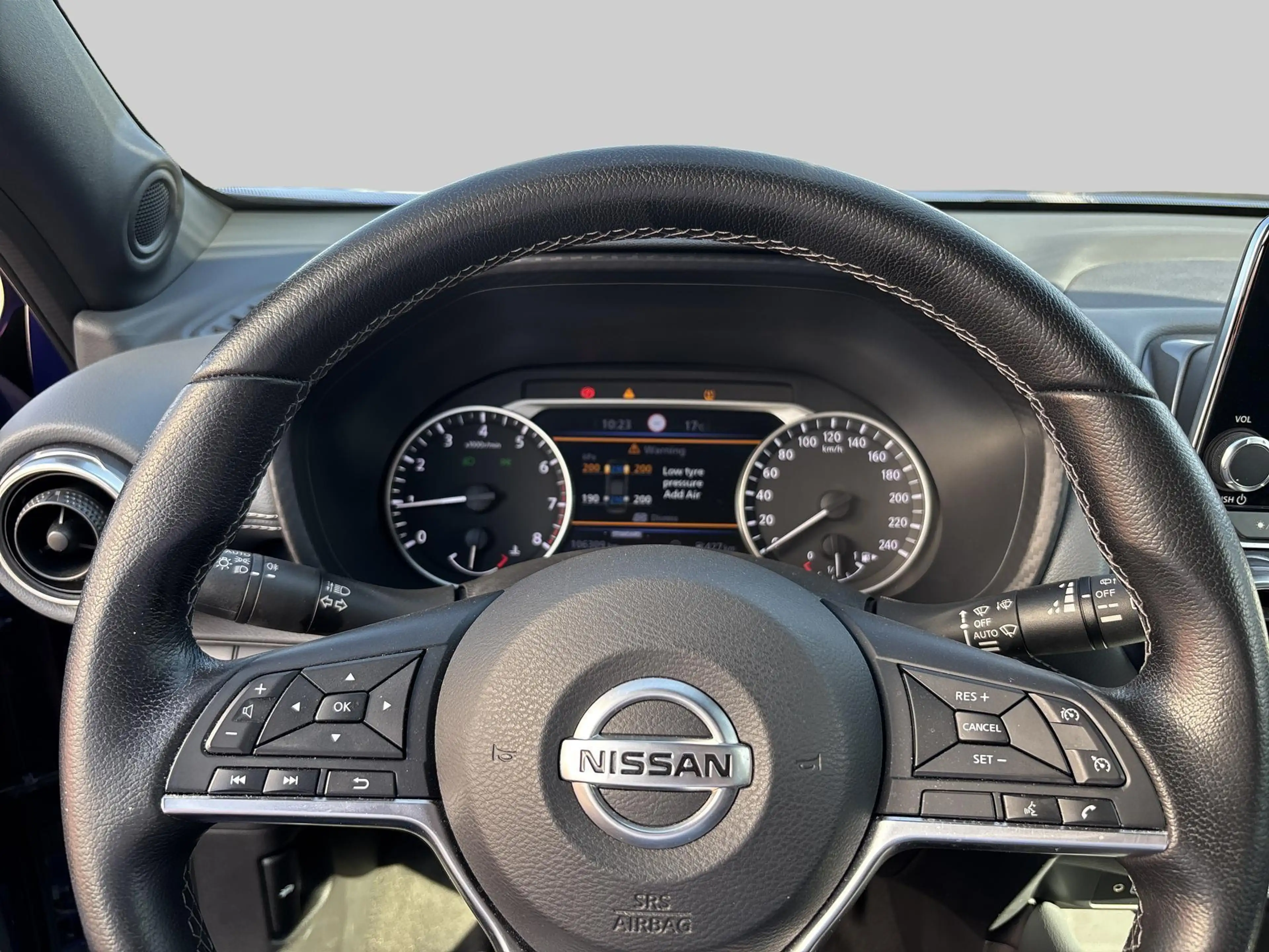 Nissan Juke 1.0 DIG-T N-Connecta — photo 12