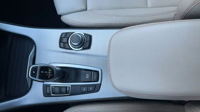 BMW X4 view 13