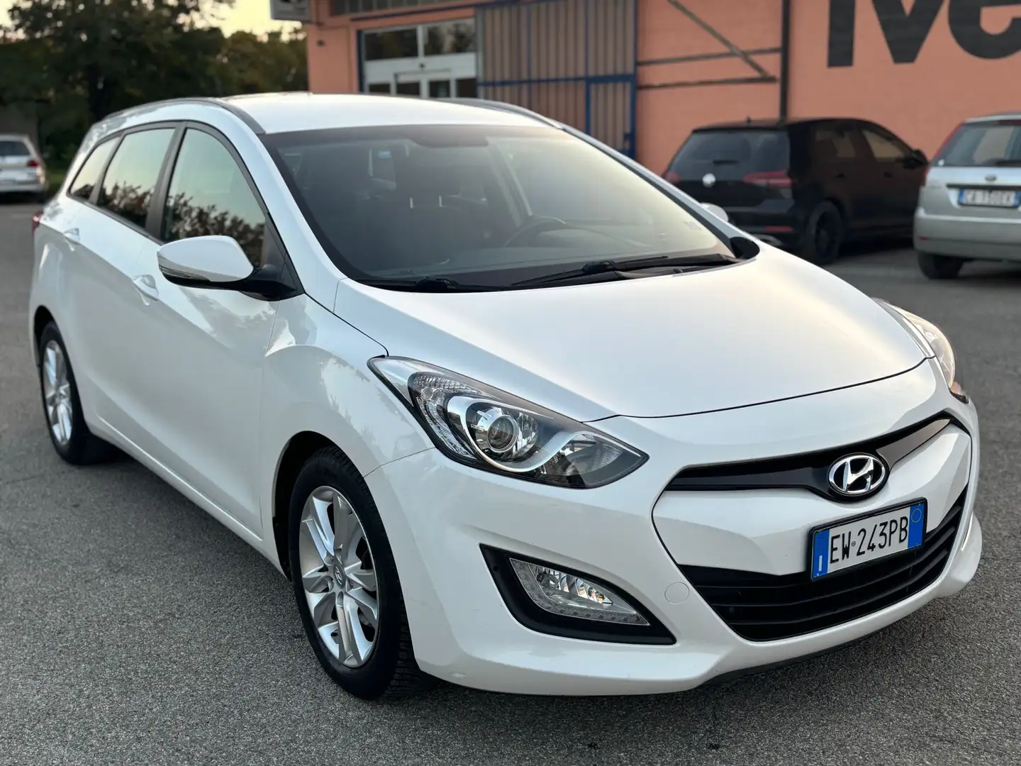 Hyundai i30 blue Kombi 1.6 CRDi Style - 1