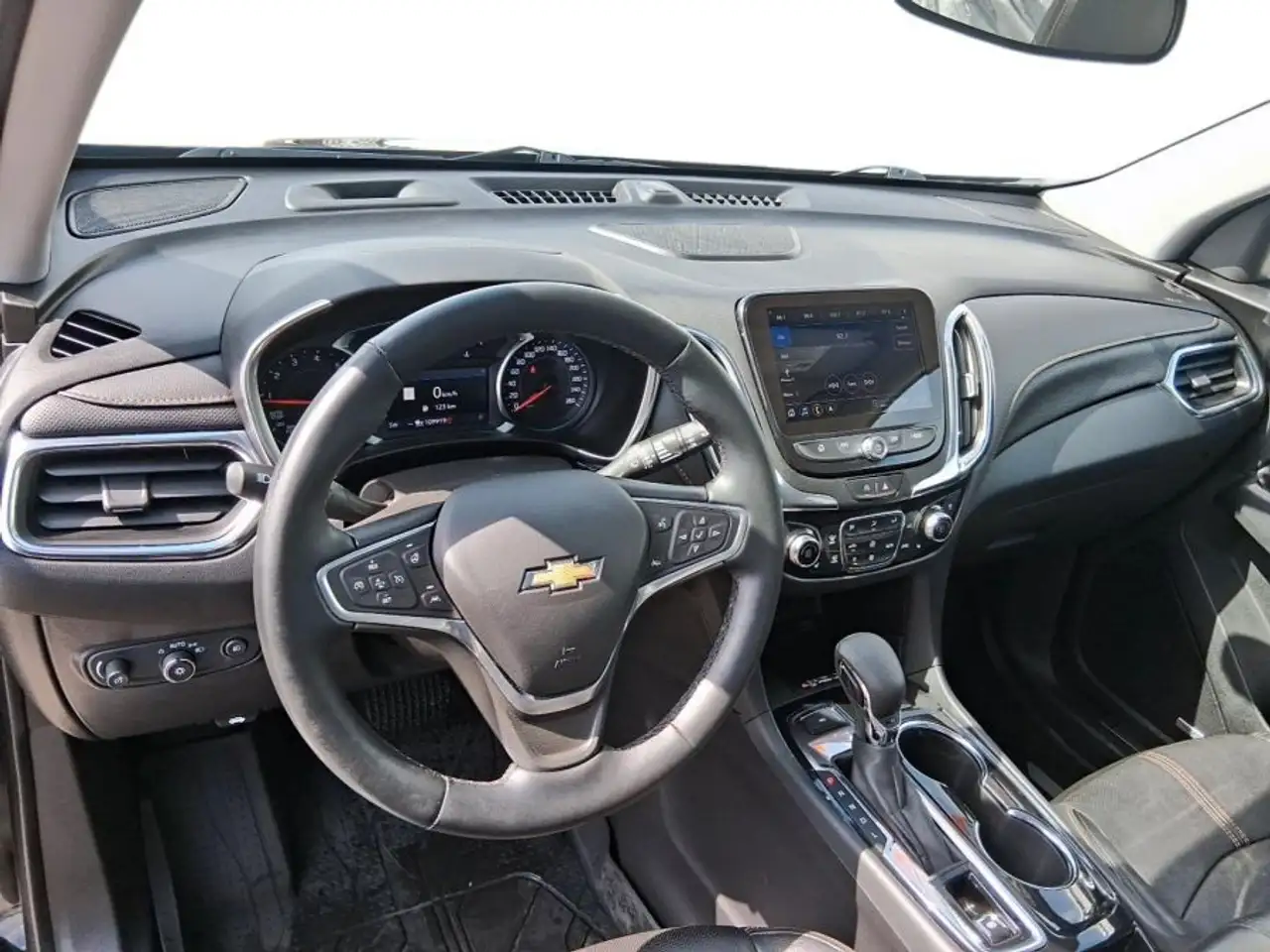 Chevrolet Equinox снимка Chevrolet Equinox