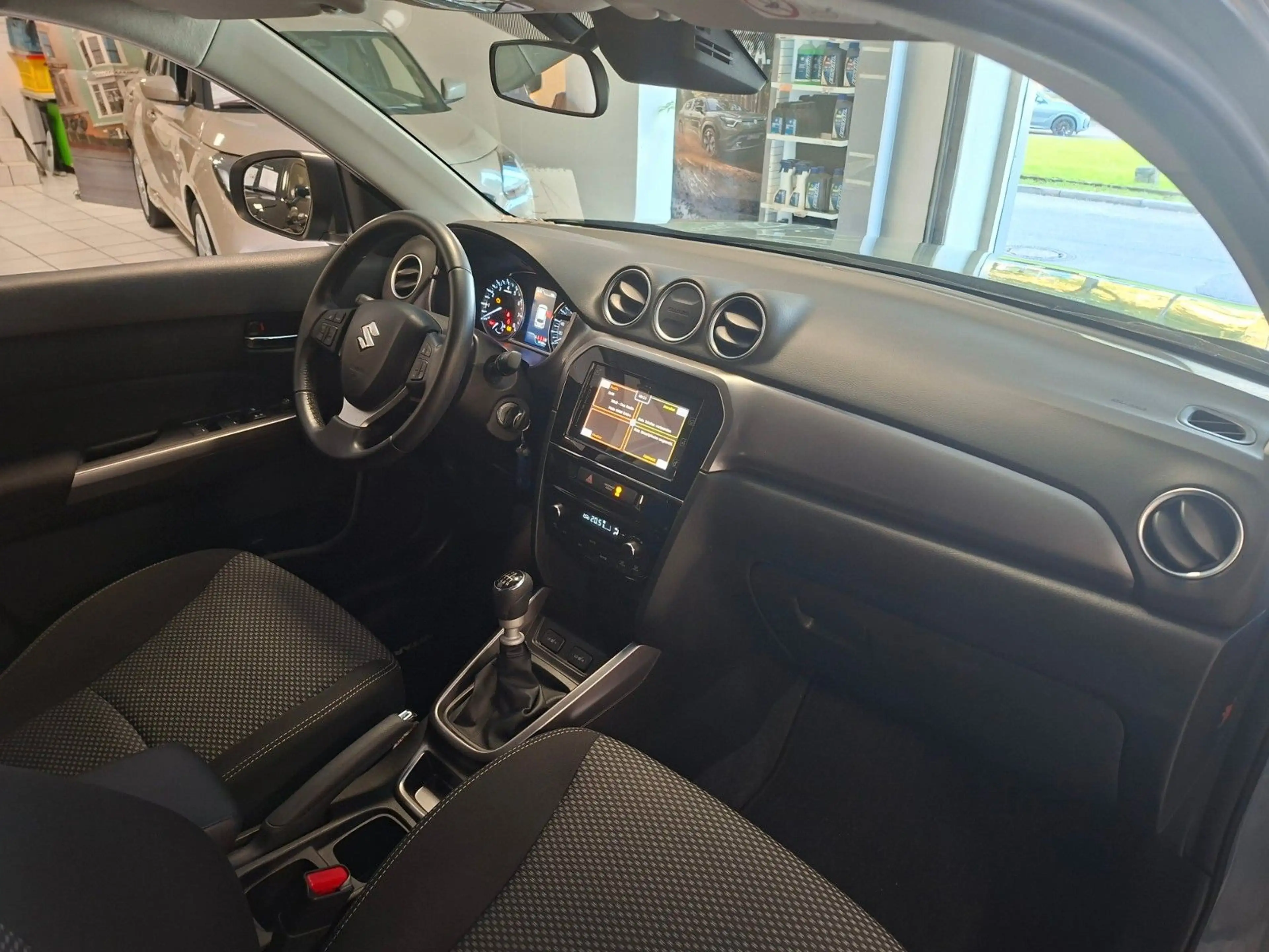 Suzuki Vitara 1.4 BOOSTERJET Hybrid Comfort — photo 9