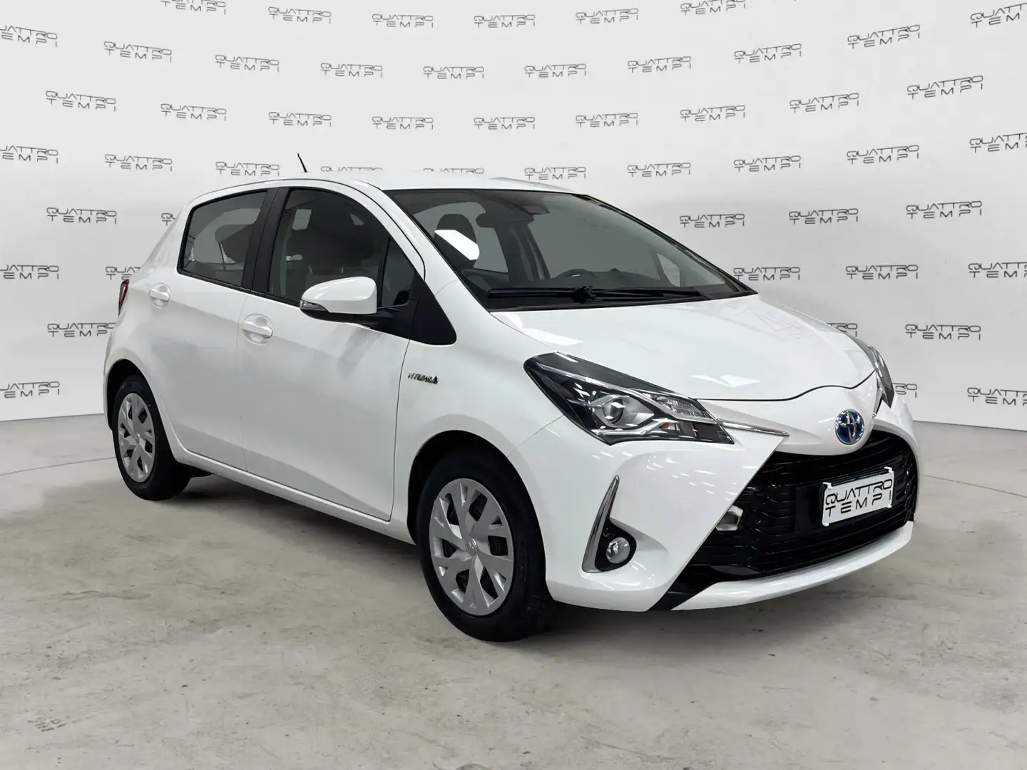 Toyota Yaris 1.5 Hybrid 5 porte Business Blanc - 1