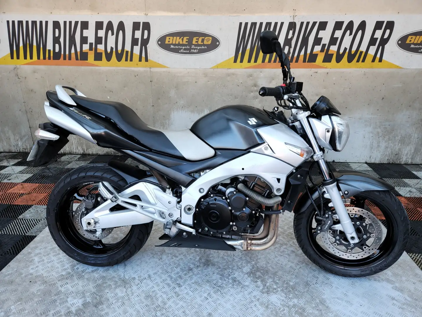 Suzuki GSR 600 Wit - 1