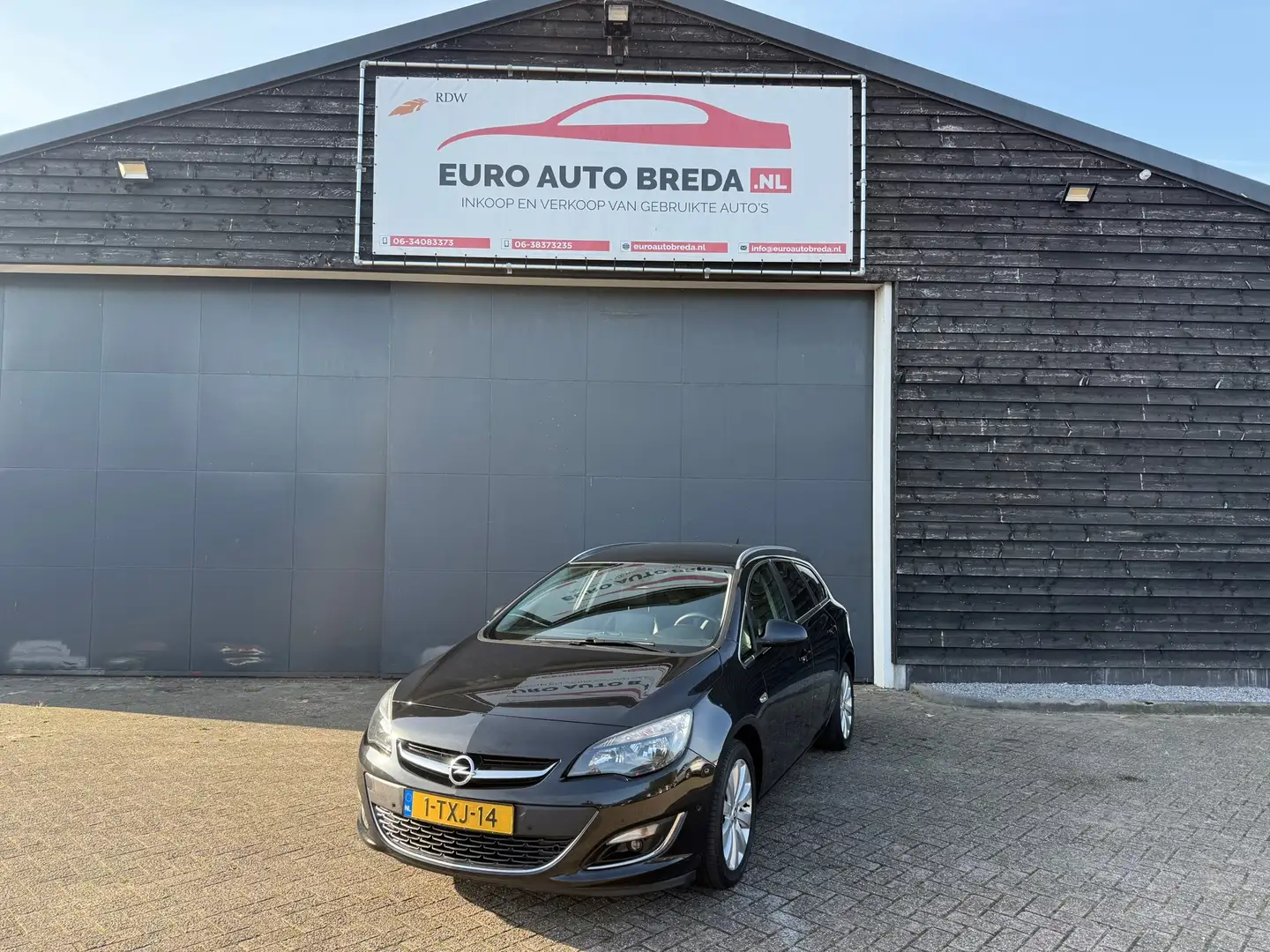 Opel Astra Sports Tourer 1.4 Turbo Cosmo Schwarz - 1