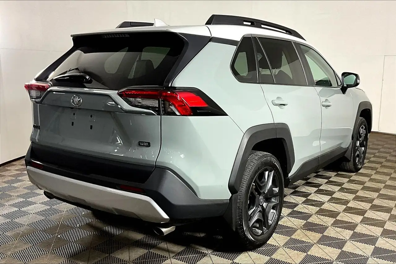 Toyota RAV 4 photo Toyota RAV 4