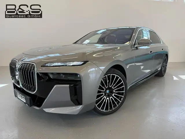 BMW 740