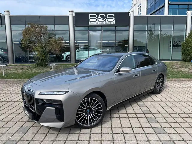 BMW 7 Series view 2
