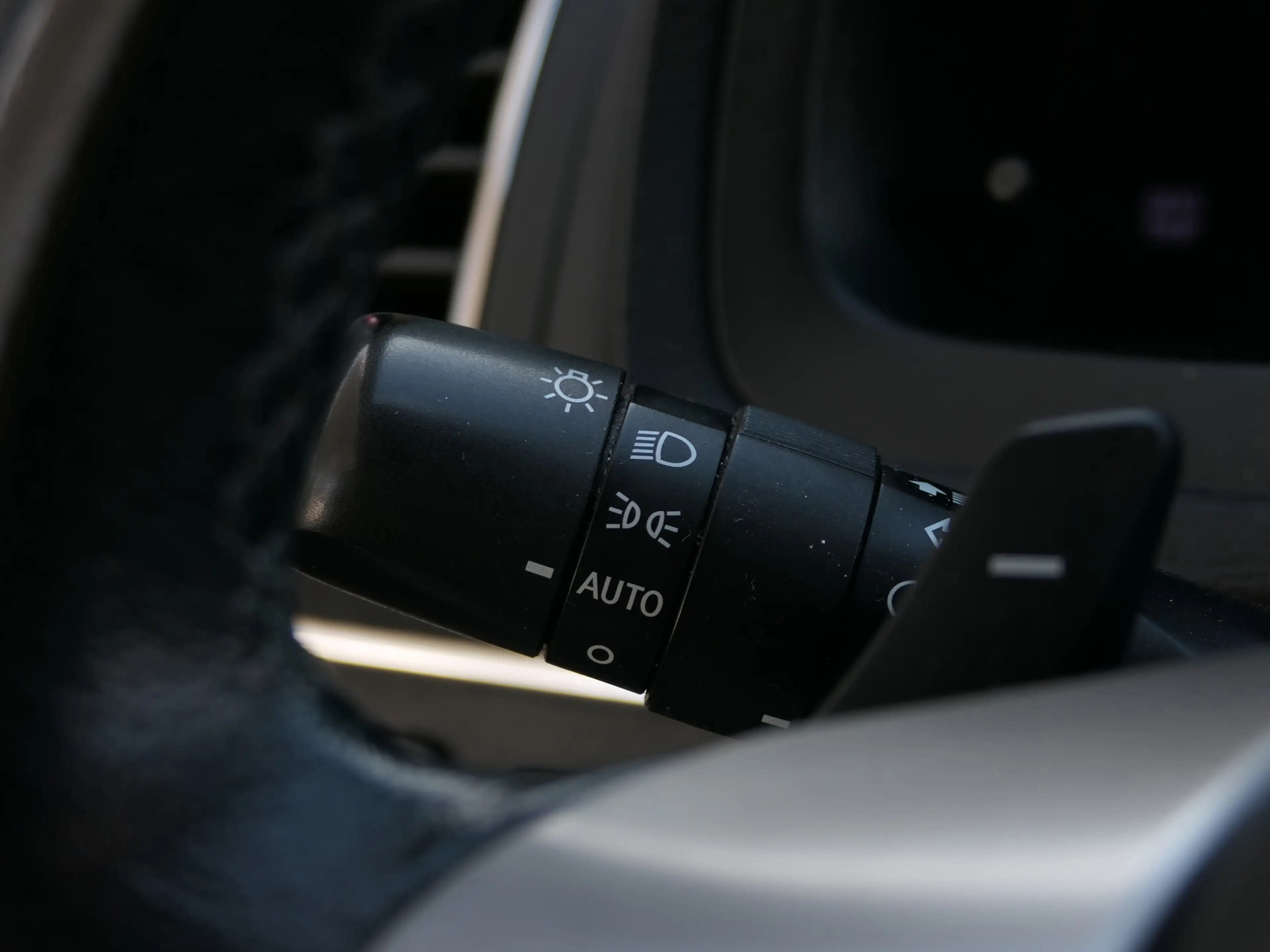 Toyota Avensis 1.8 VVTi Automaat Dynamic Business Navigatie | Sto — photo 14