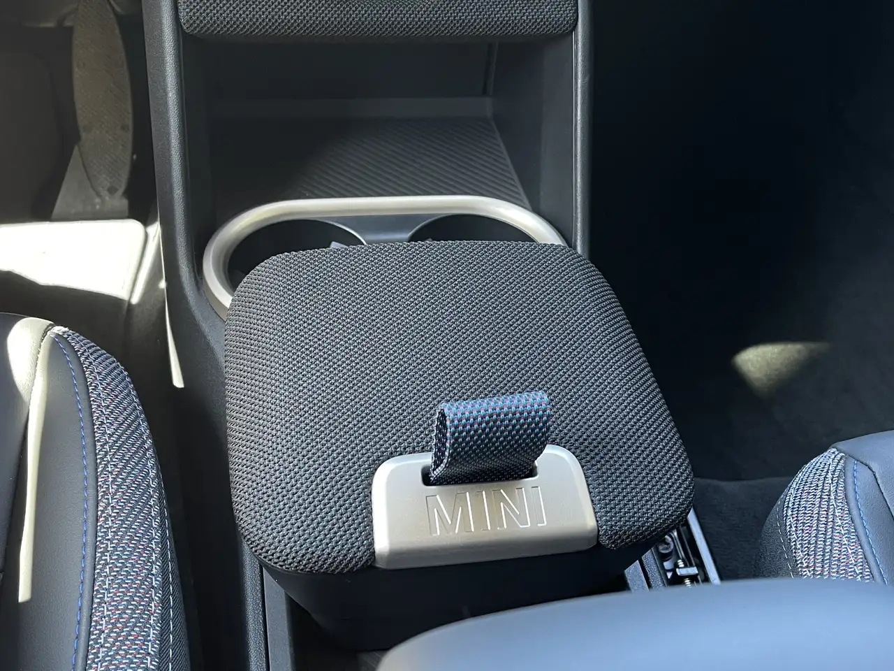 MINI Countryman снимка MINI Countryman