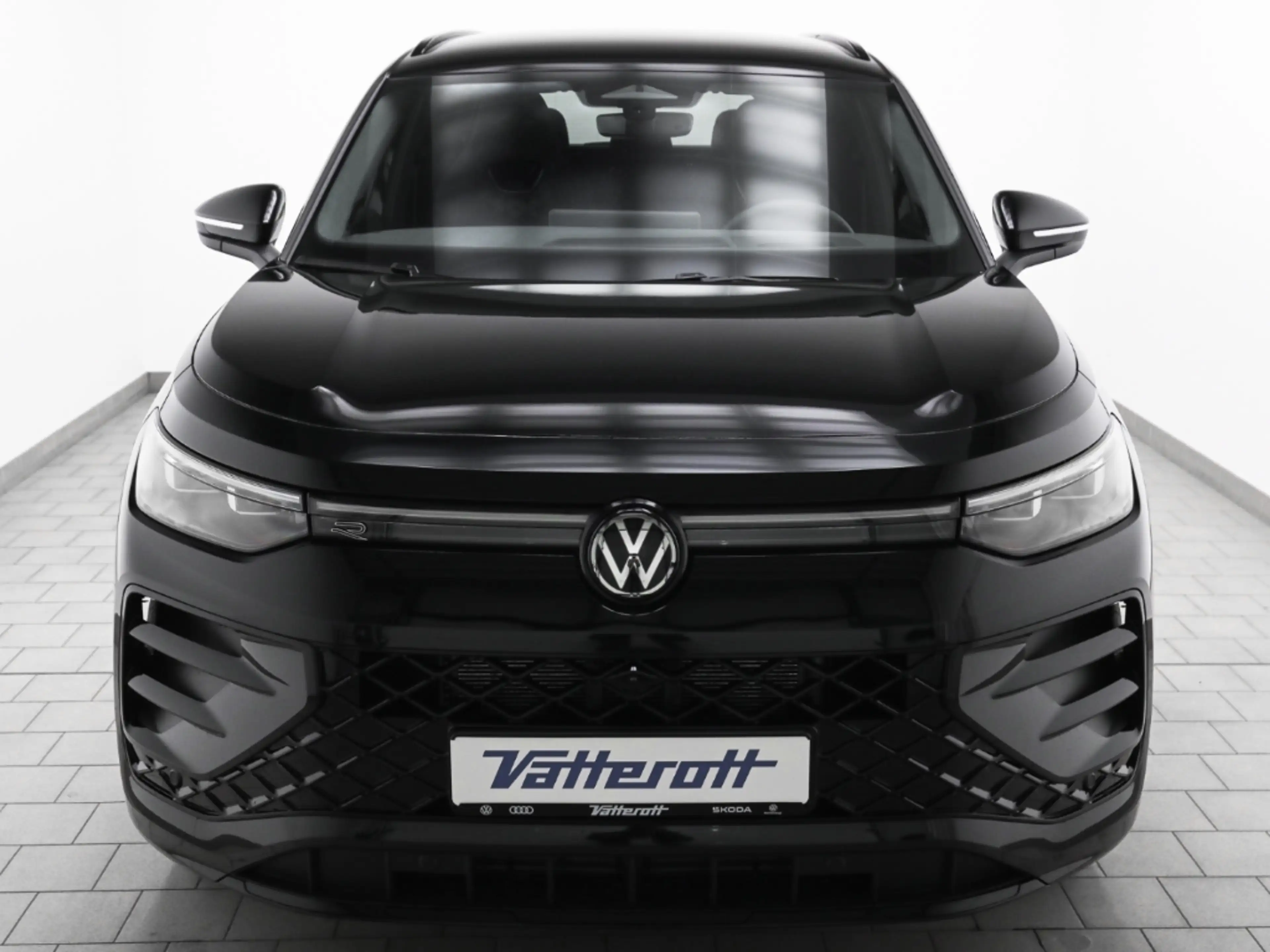 Volkswagen Tayron R-Line 2.0 TSI 4M DSG AHK Navi HuD IQ.Light — photo 2
