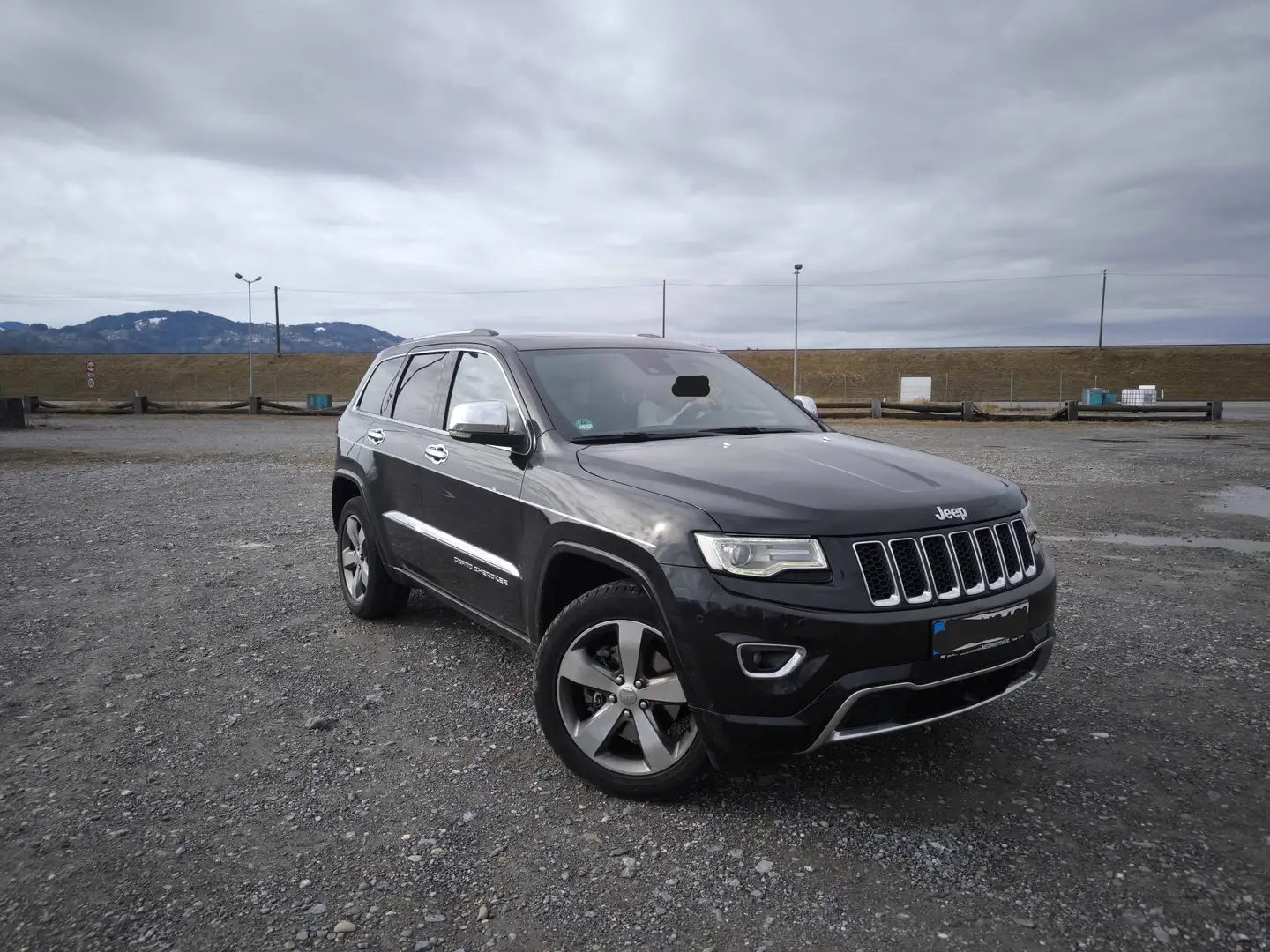 Jeep Grand Cherokee Grand Cherokee 3,0 V6 CRD Overland Overland Schwarz - 1