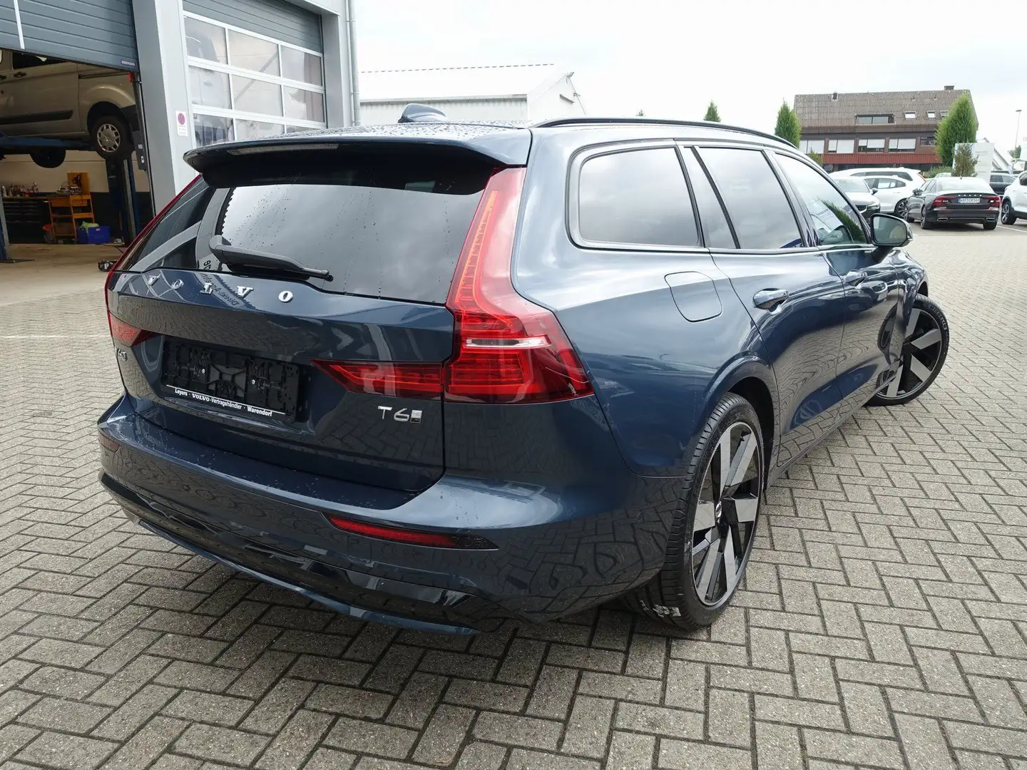 Volvo V60 Ultra T6 AWD/Massage/B&W/360°/AHK/HeadUP/BLS Bleu - 2