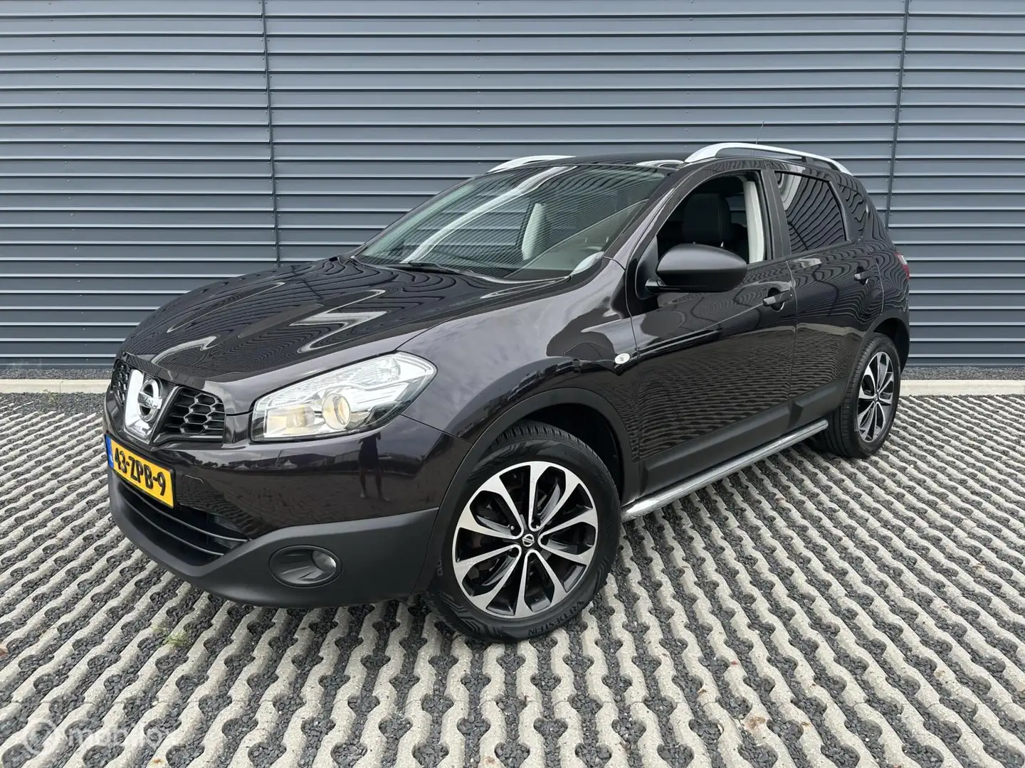 Nissan Qashqai 1.6 Connect Edition Violett - 1