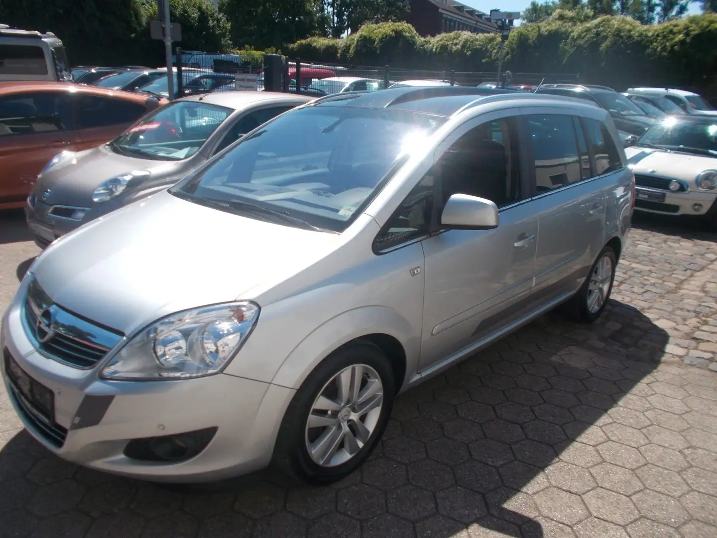 Opel Zafira B Sport 7-Sitzer Klima AHK Silber - 1