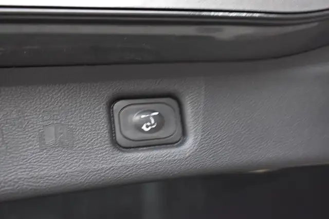 Ford S-Max view 11