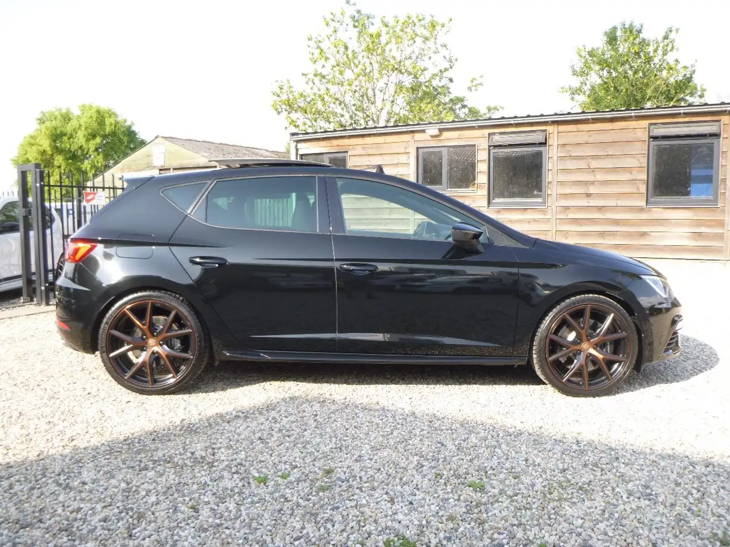 SEAT Leon 2.0 TSI CUPRA Ultimate Edition SCHAALSTOELEN Zwart - 2