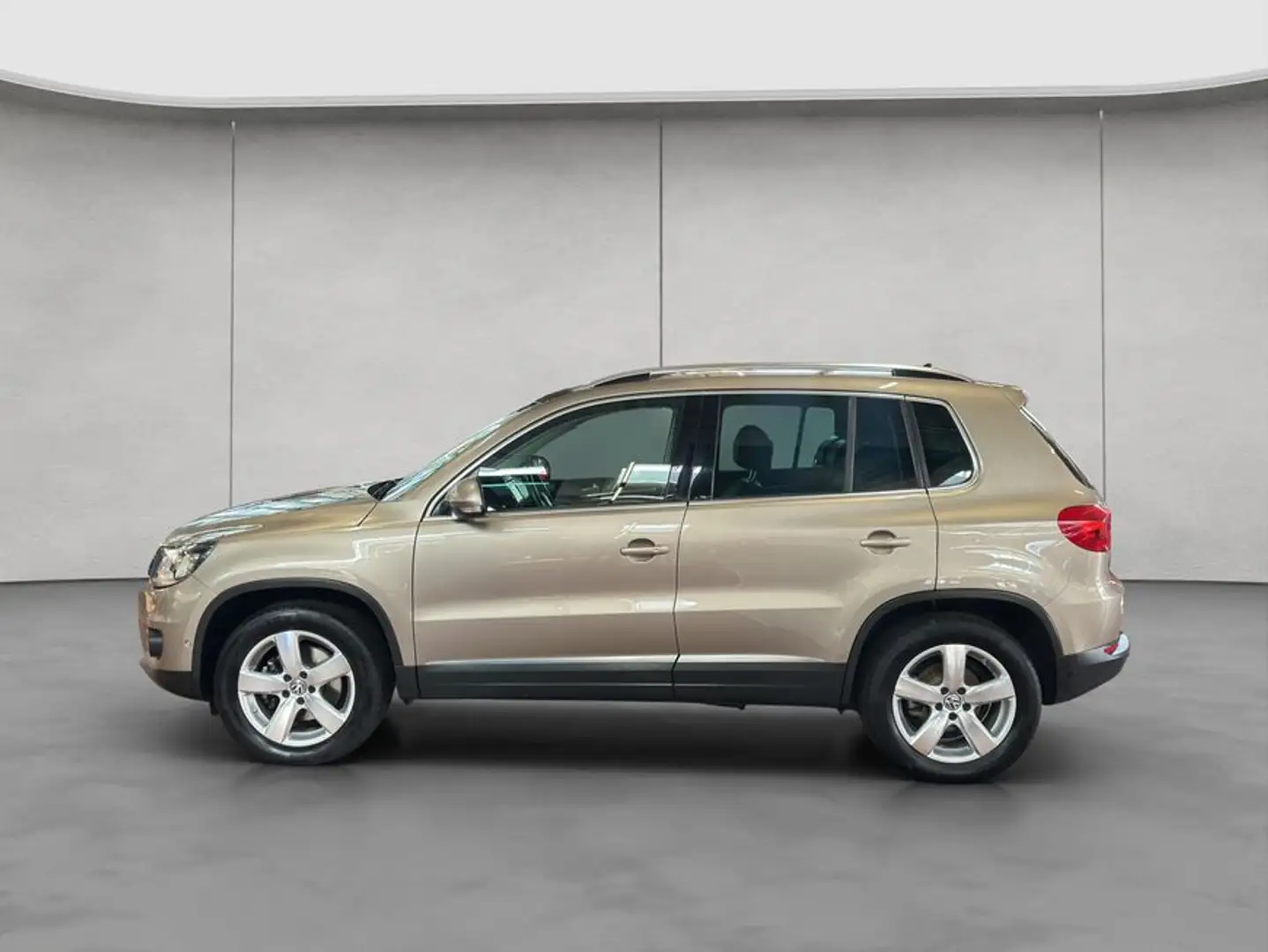 Volkswagen Tiguan 1.4 TSI DSG BlueMotion Technology Sport & S Beige - 2