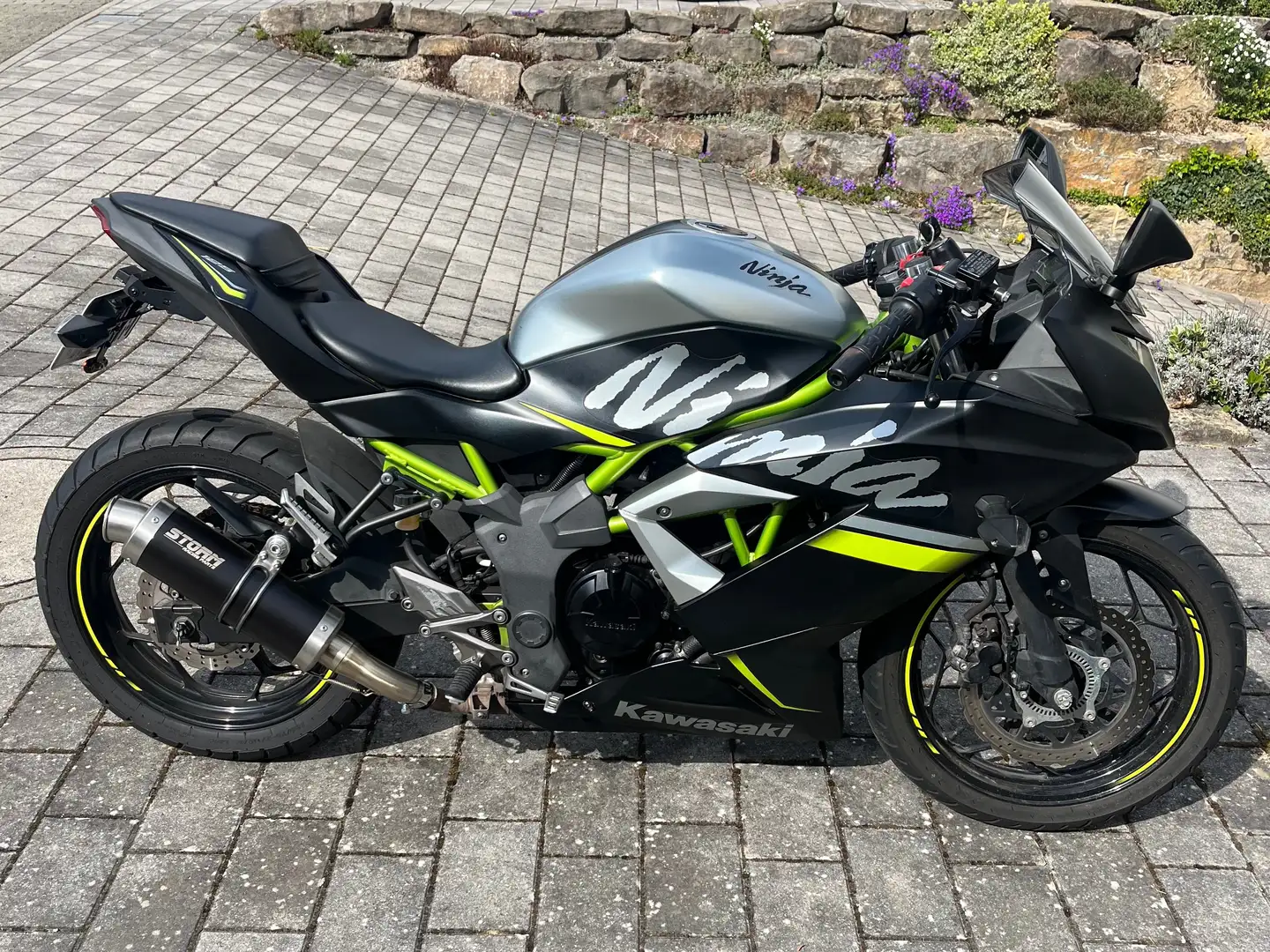 Kawasaki Ninja 125 BX 125A Negro - 2