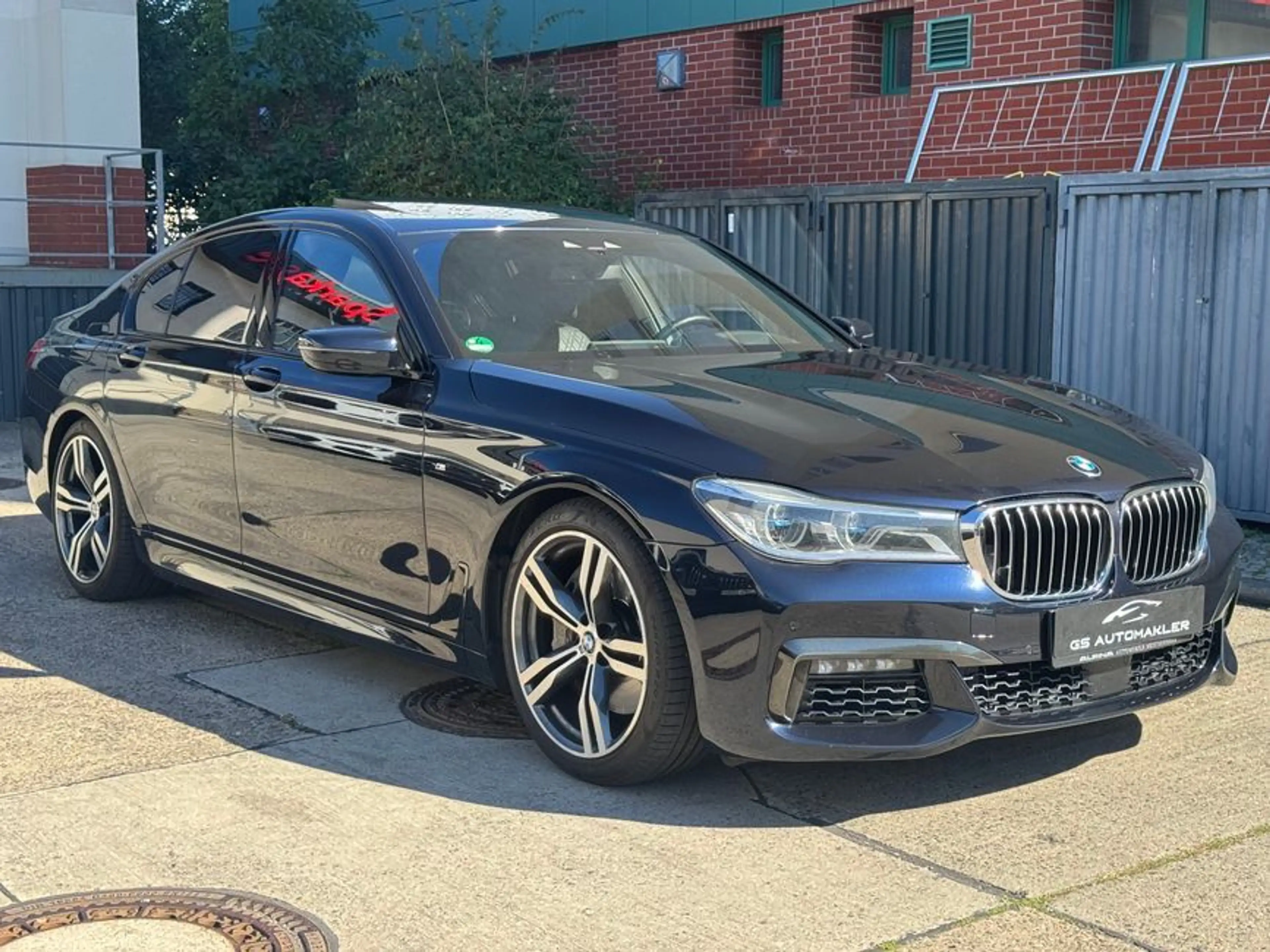 BMW 750 i xDrive Massage B&W Einzelsitze TV VOLL — photo 2
