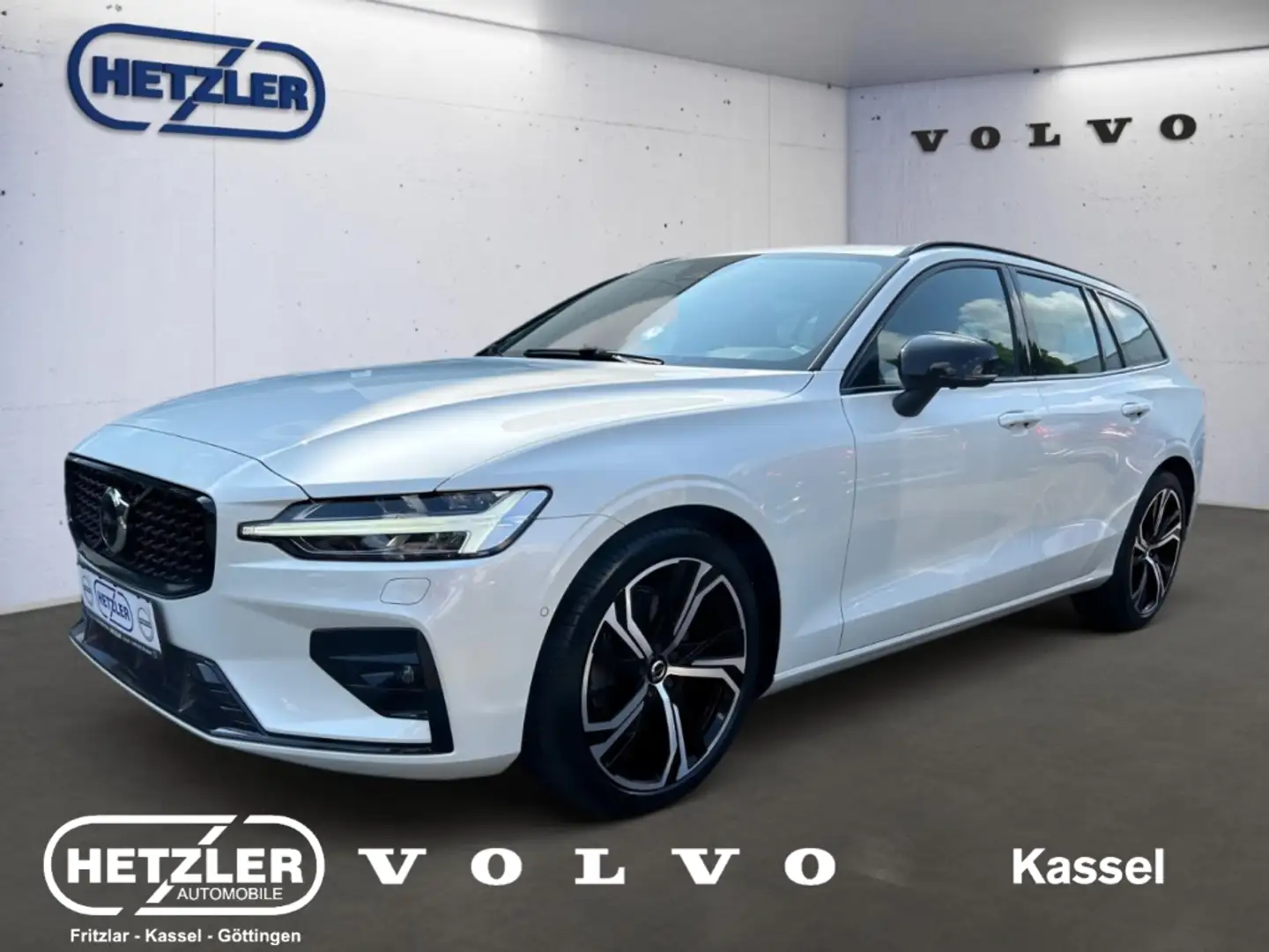 Volvo V60 Plus Dark B4 Benzin EU6d Leder digitales Cockpit M Weiß - 1
