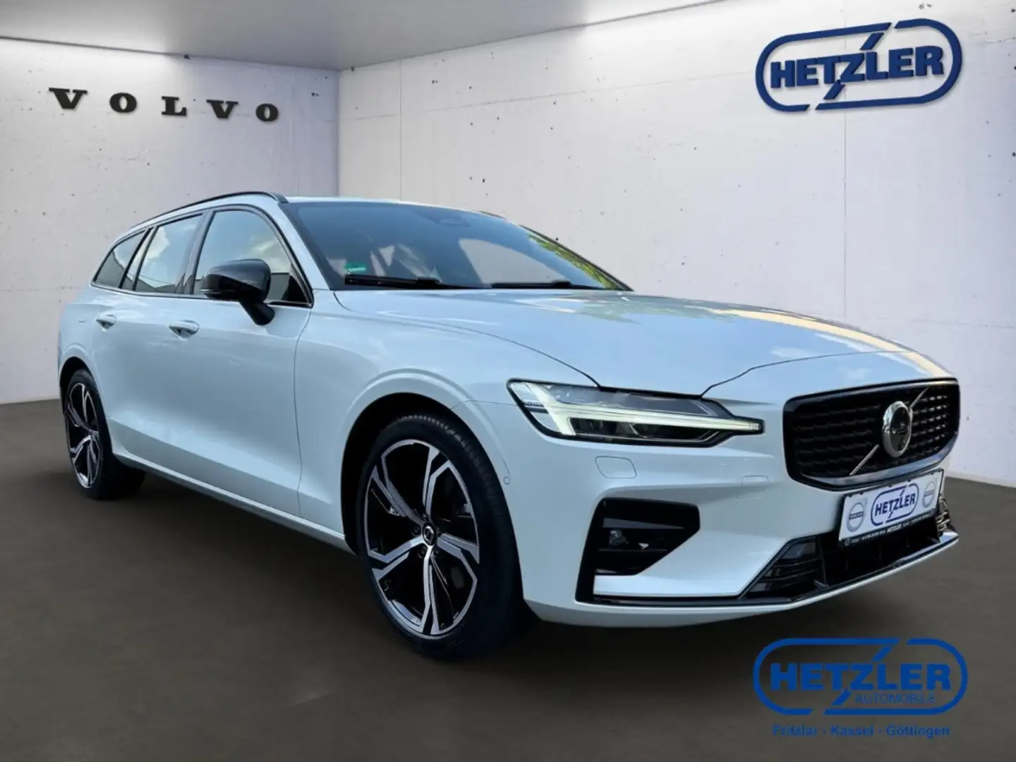 Volvo V60 Plus Dark B4 Benzin EU6d Leder digitales Cockpit M Weiß - 2