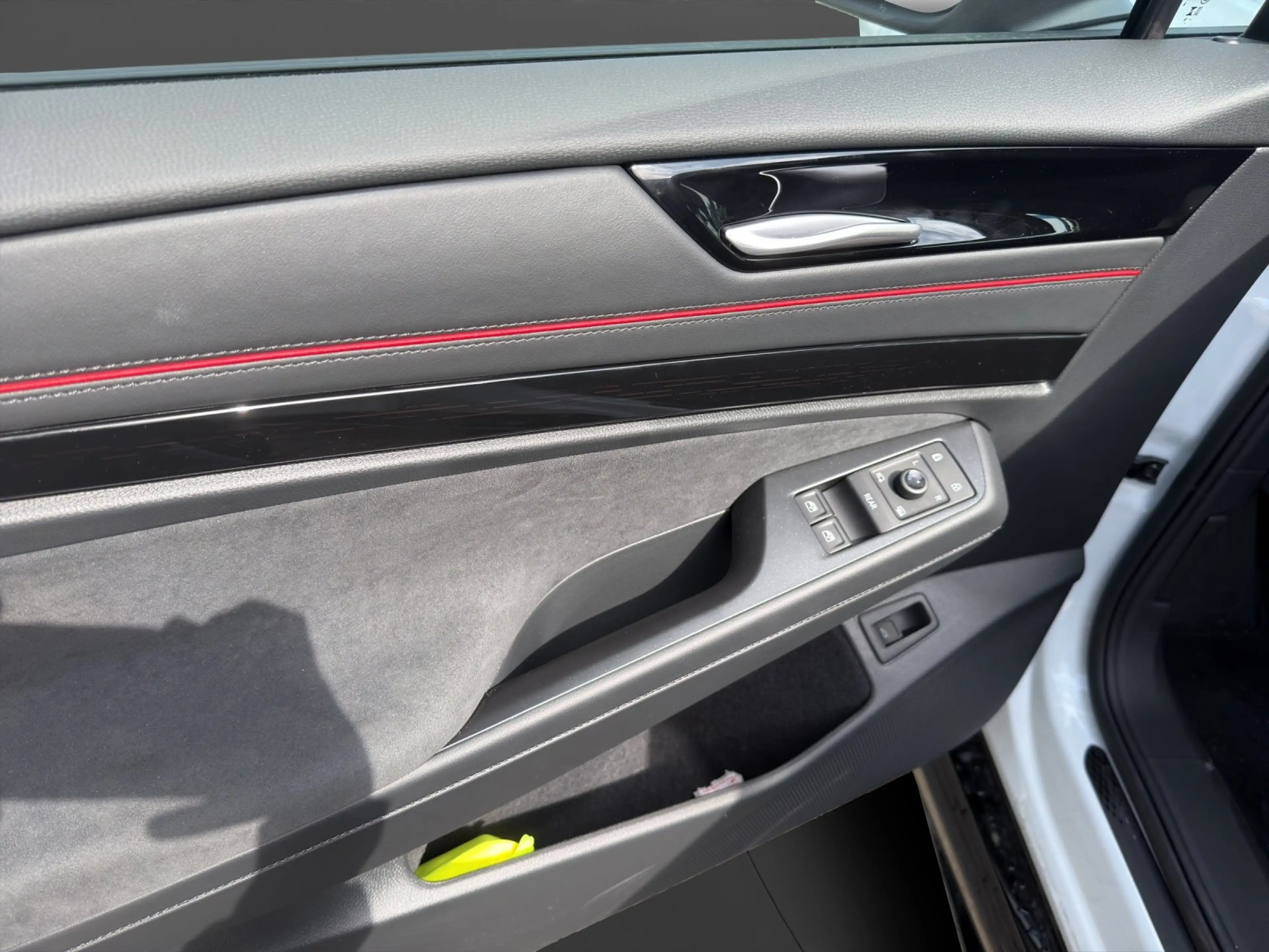 Volkswagen ID.7 4MOTION GTX Tourer | LED | AHK | NAVI — photo 10