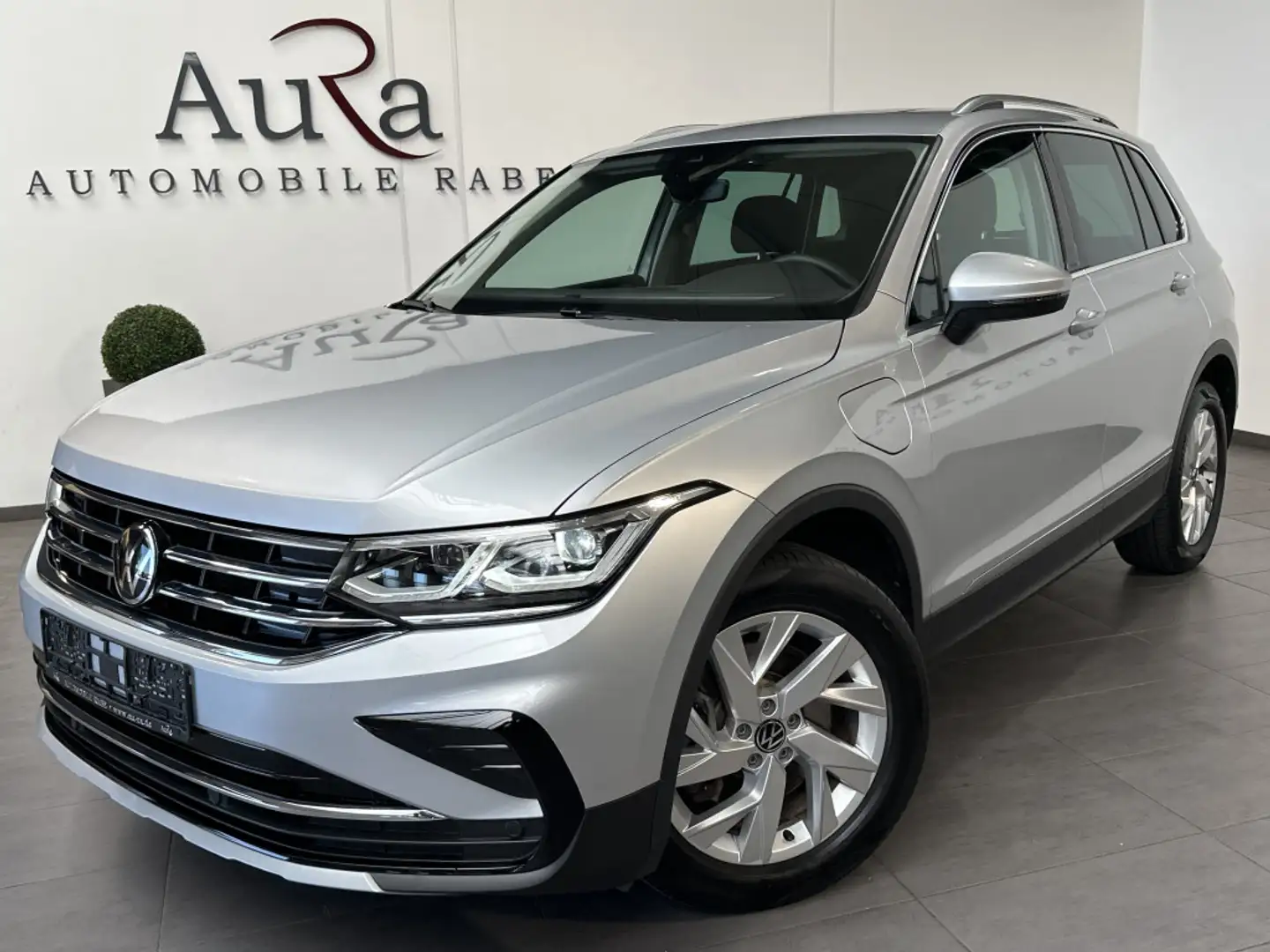 Volkswagen Tiguan 1.4 eHybrid DSG Elegance NAV+LED+PANO+VC Silber - 1
