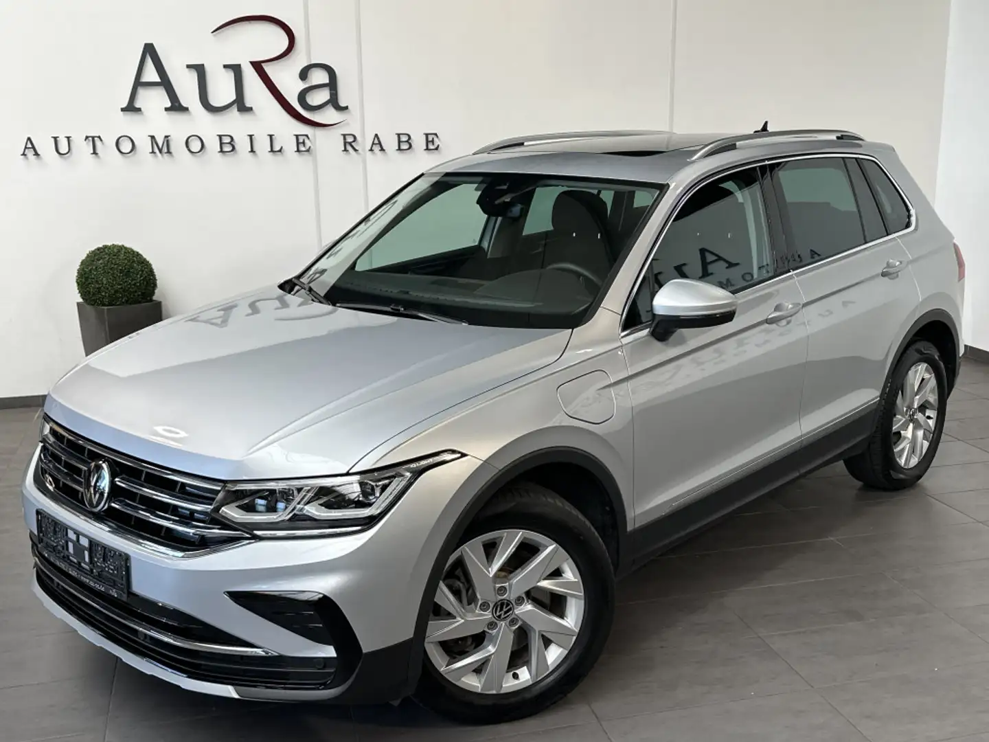 Volkswagen Tiguan 1.4 eHybrid DSG Elegance NAV+LED+PANO+VC Silber - 2