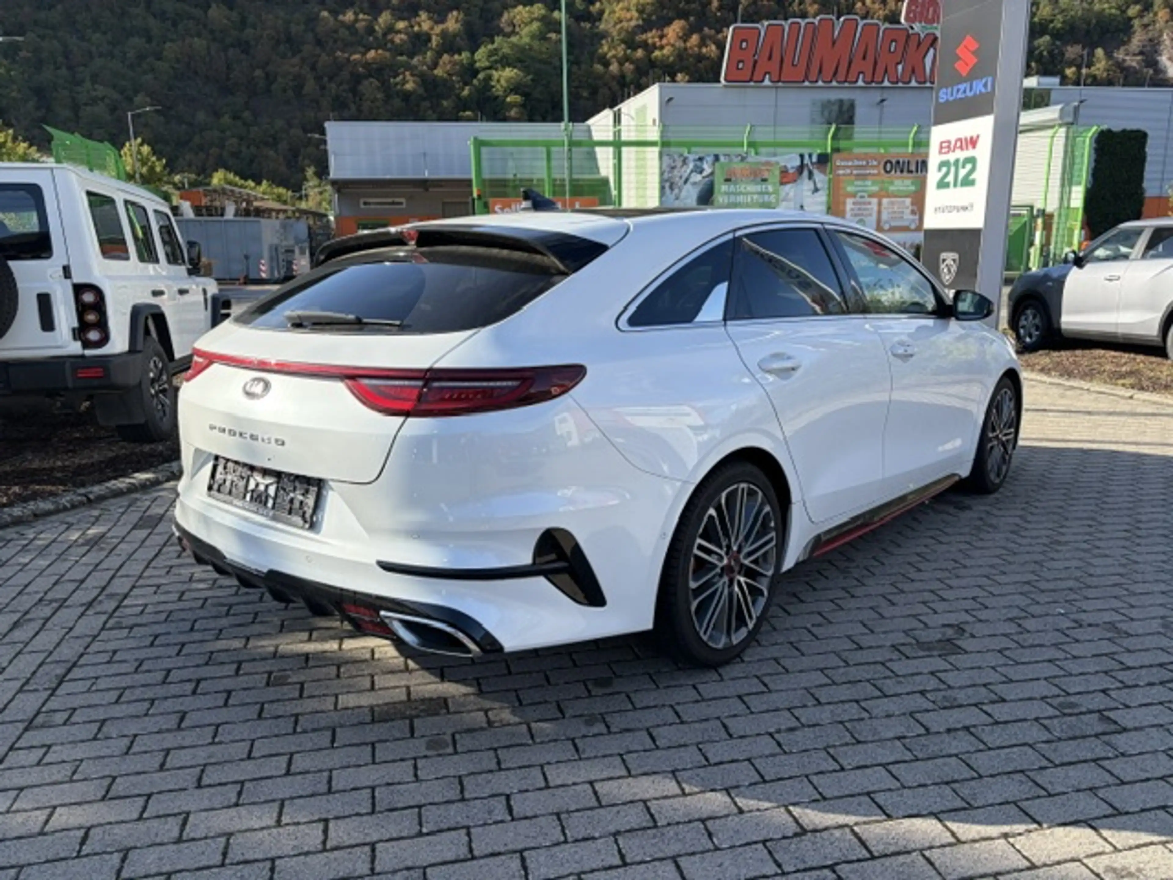 Kia ProCeed / pro_cee'd ProCeed 1.6 T-GDI OPF GT — photo 3