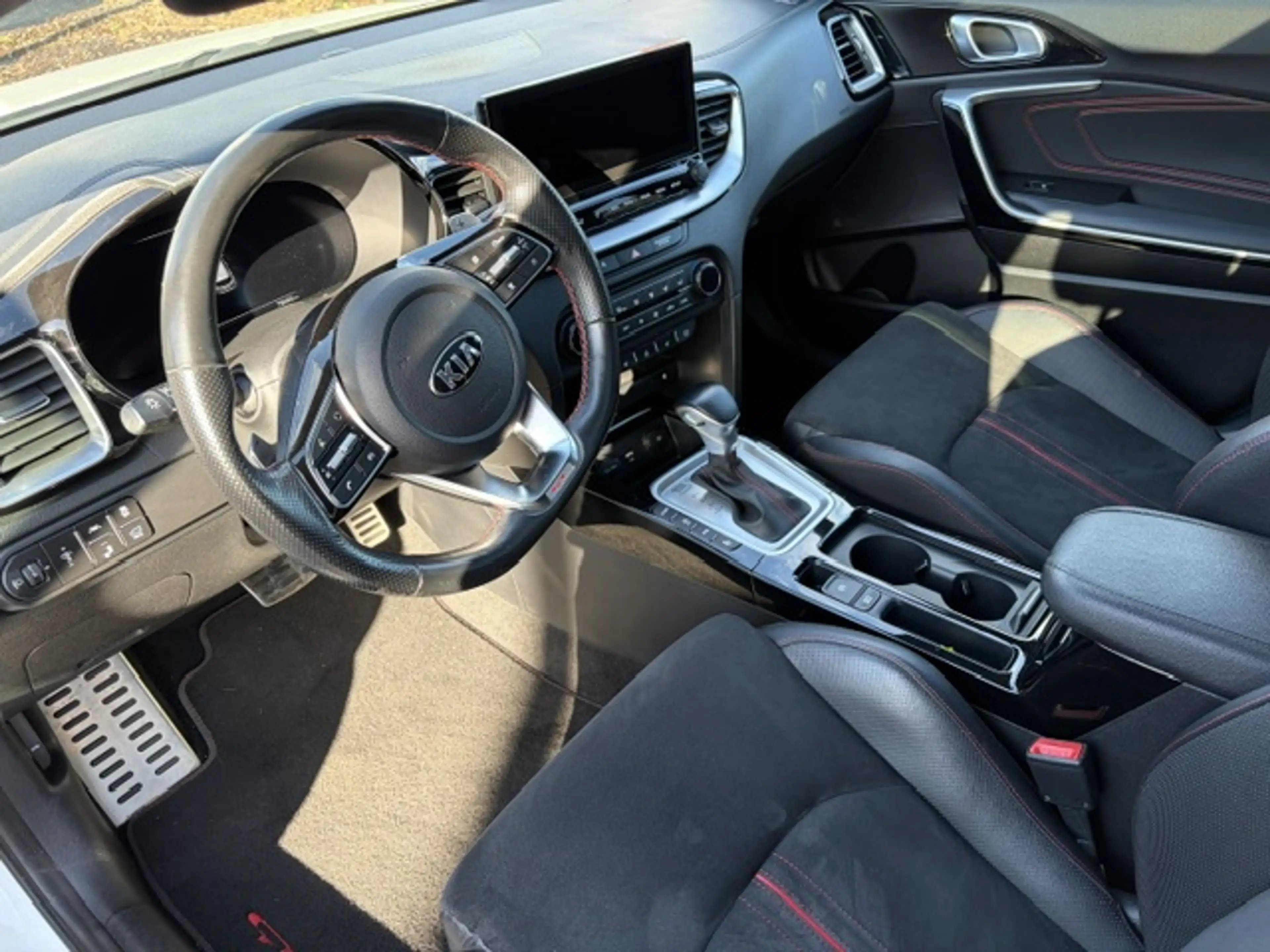 Kia ProCeed / pro_cee'd ProCeed 1.6 T-GDI OPF GT — photo 5
