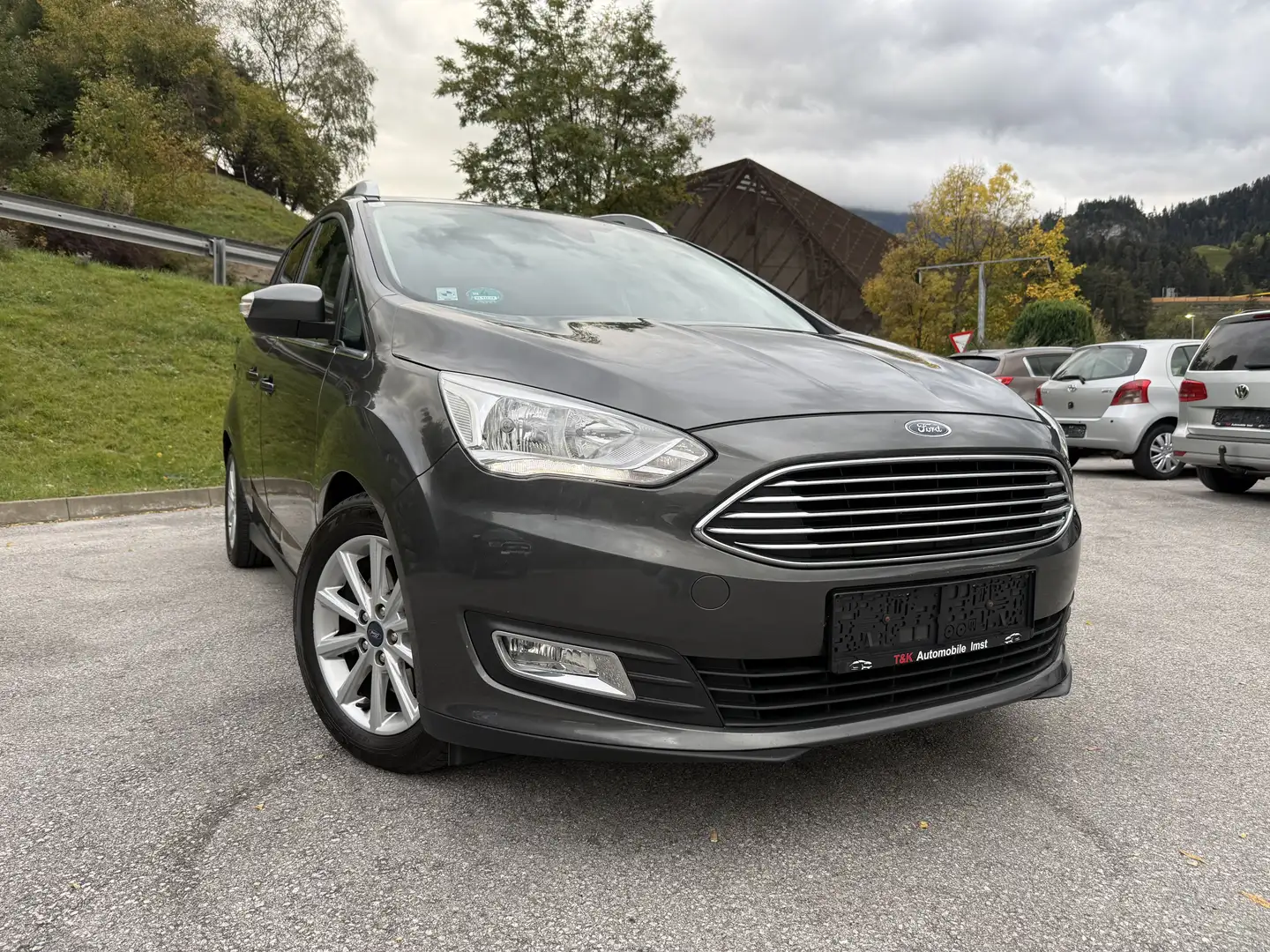 Ford Grand C-Max Titanium Grau - 1