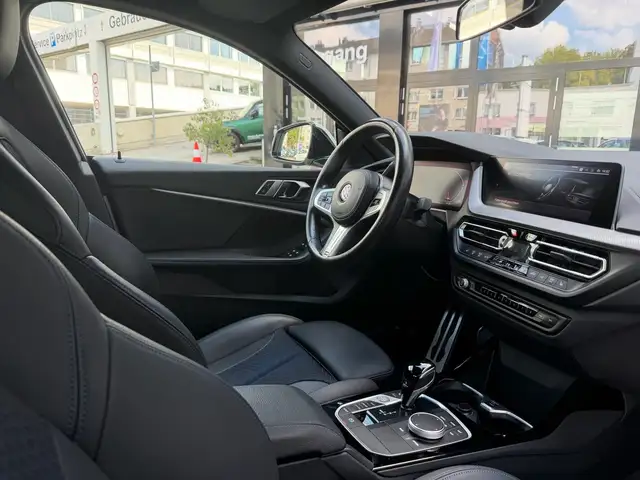 BMW 2 Series view 5