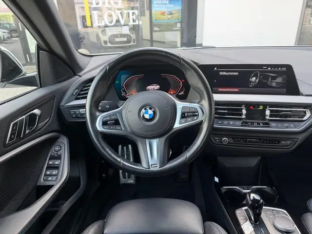 BMW 2 Series view 6