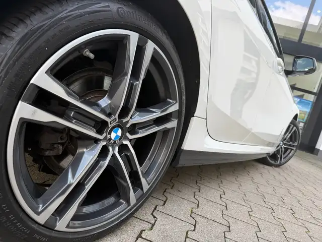 BMW 2 Series view 4