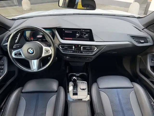 BMW 2 Series view 3