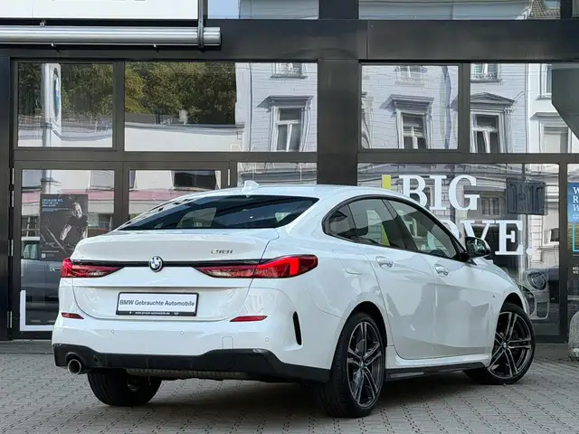 BMW 2 Series view 2