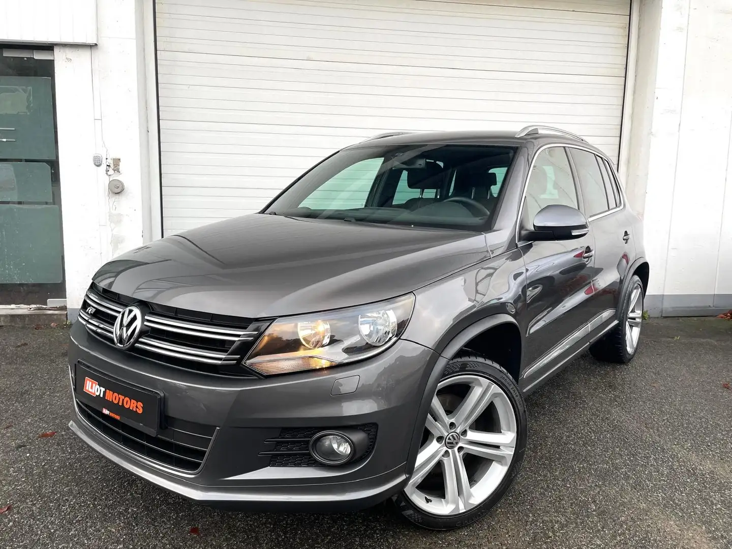 Volkswagen Tiguan R-line*BENZINE*93.000KM*TOPP Gris - 2