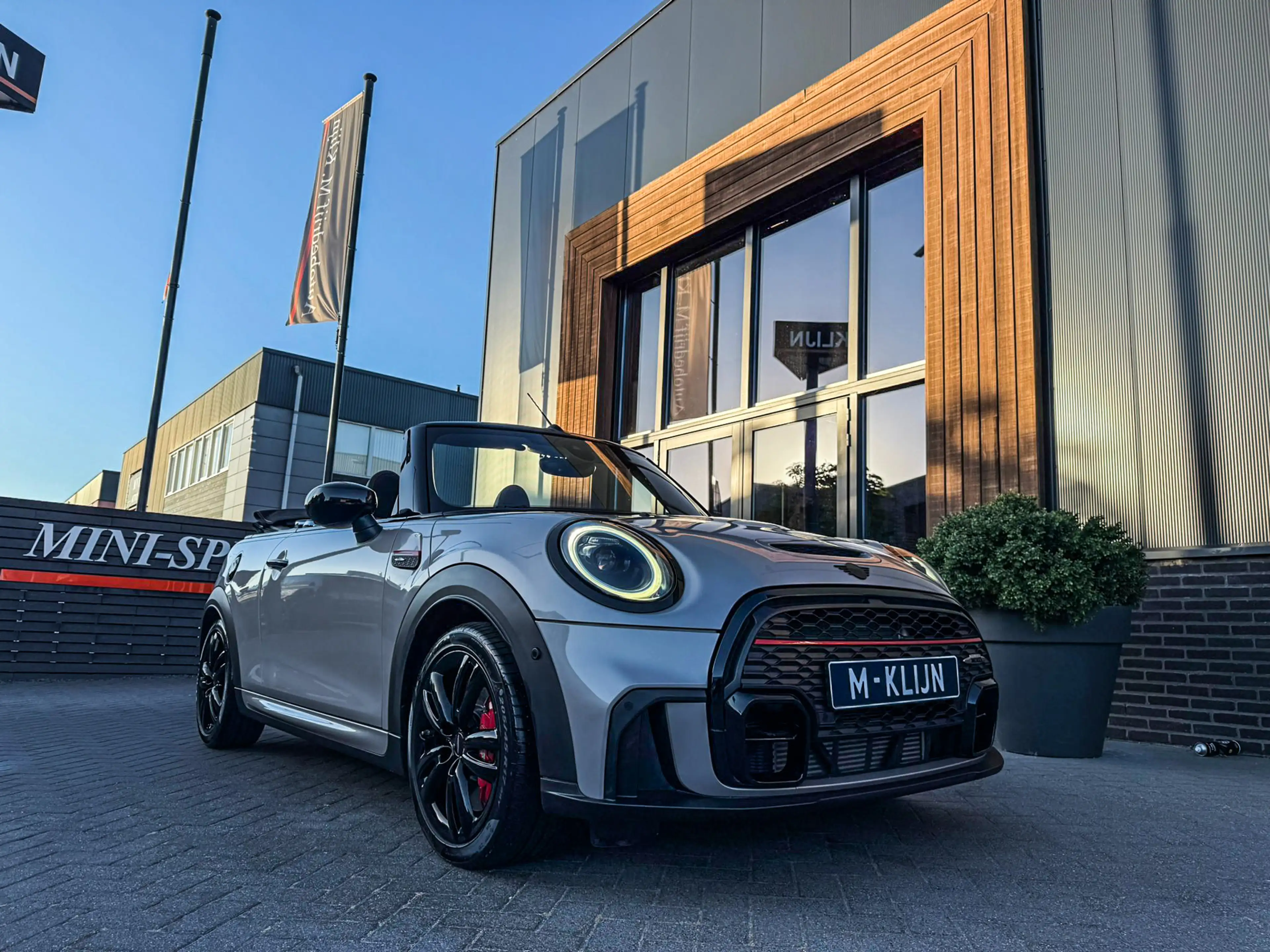 MINI John Cooper Works Cabrio 2.0 JCW Pack 231pk Manual Rooftopgrey/Camera/Uniek — photo 8